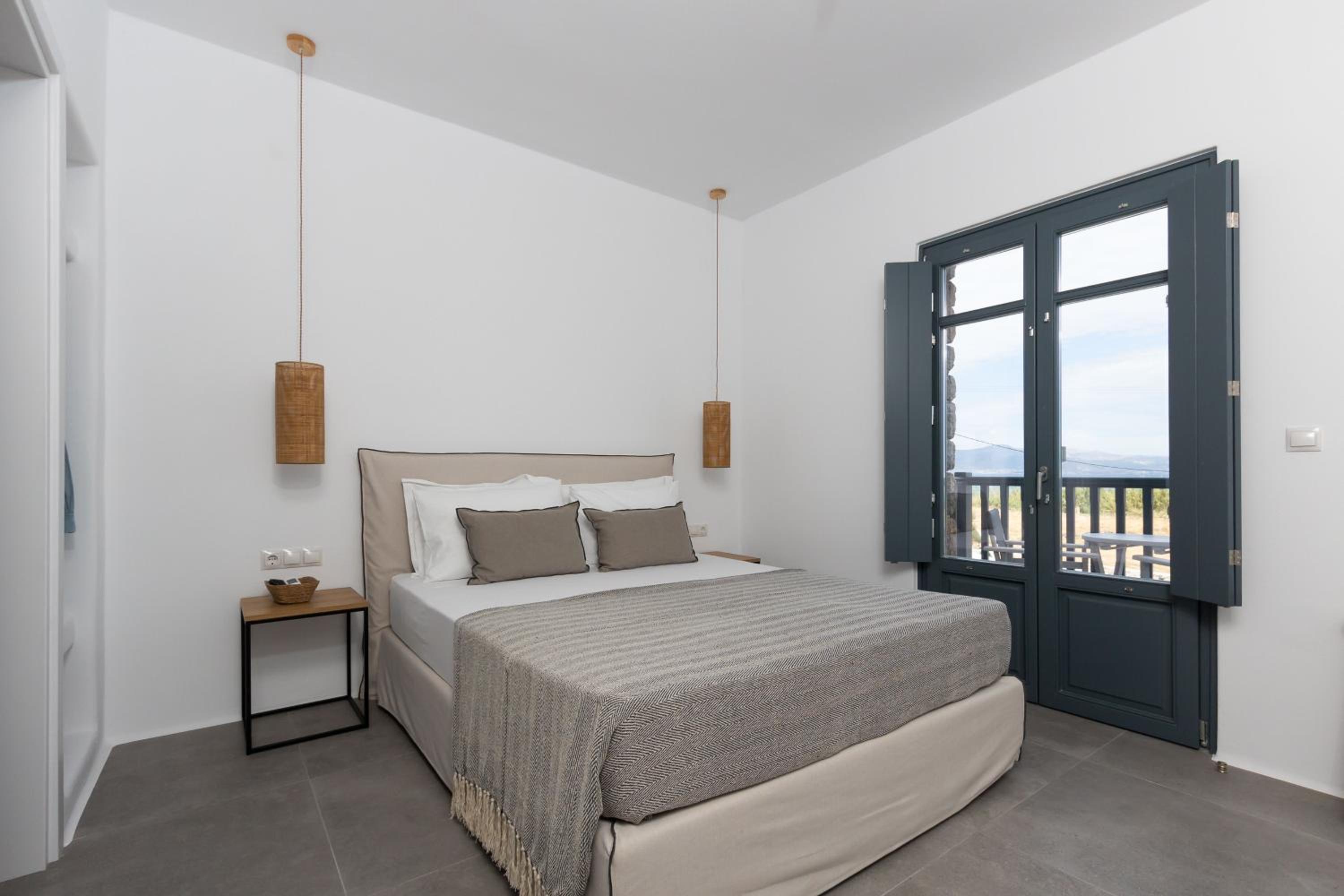 Elegant Double Room with Sea View - Photo 6
