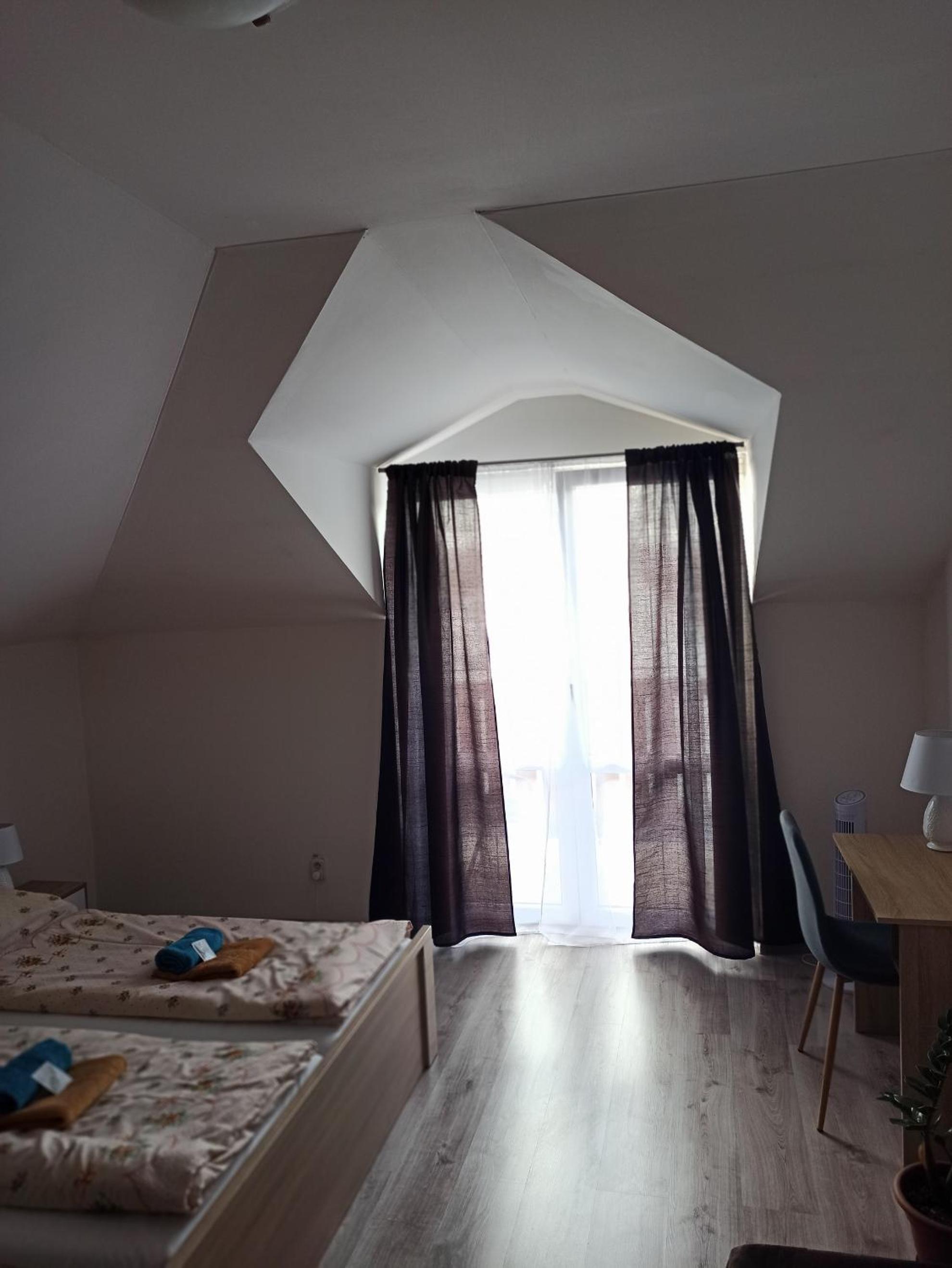 Standard Double Room - Photo 4