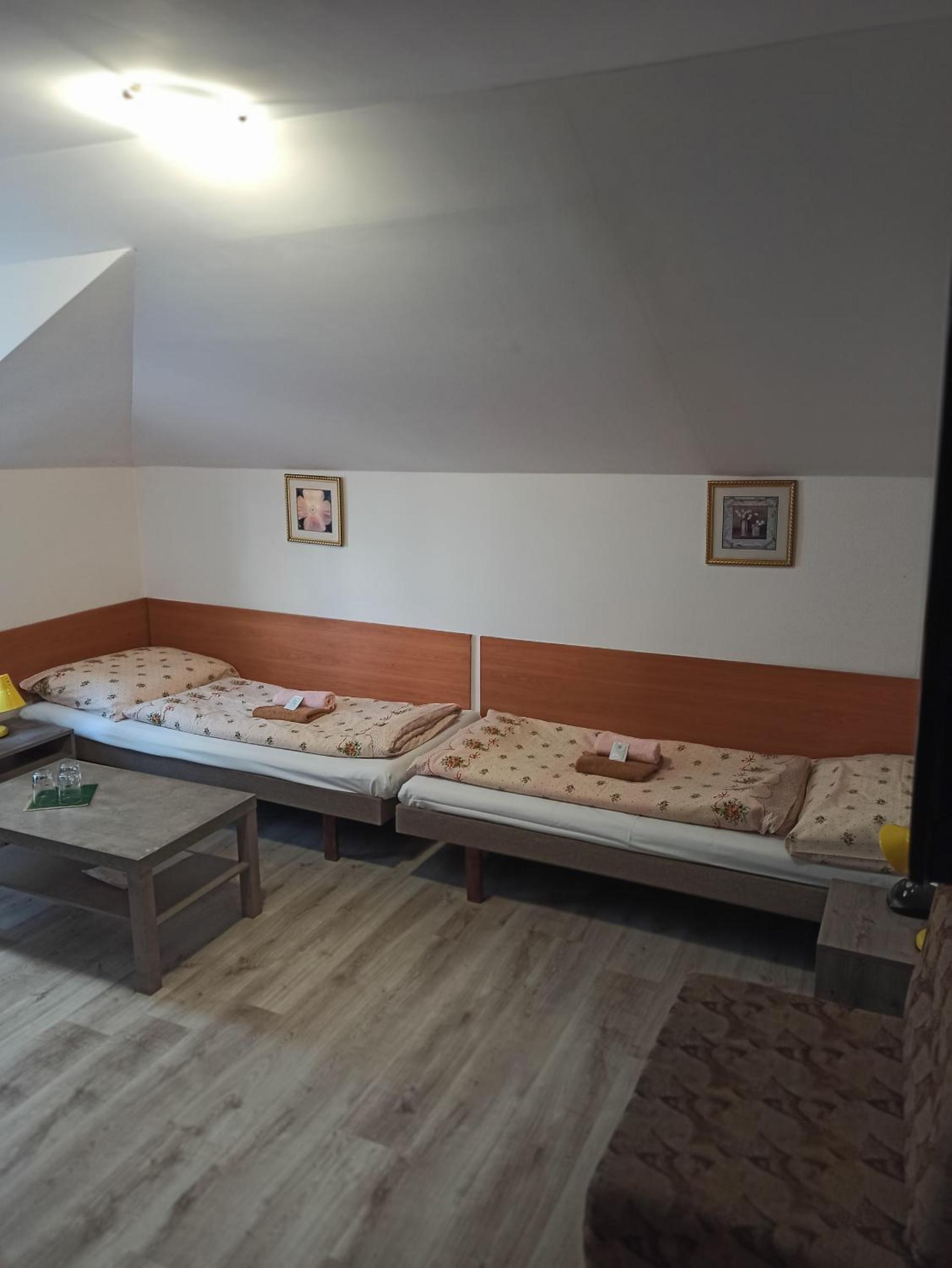 Economy Triple Room
