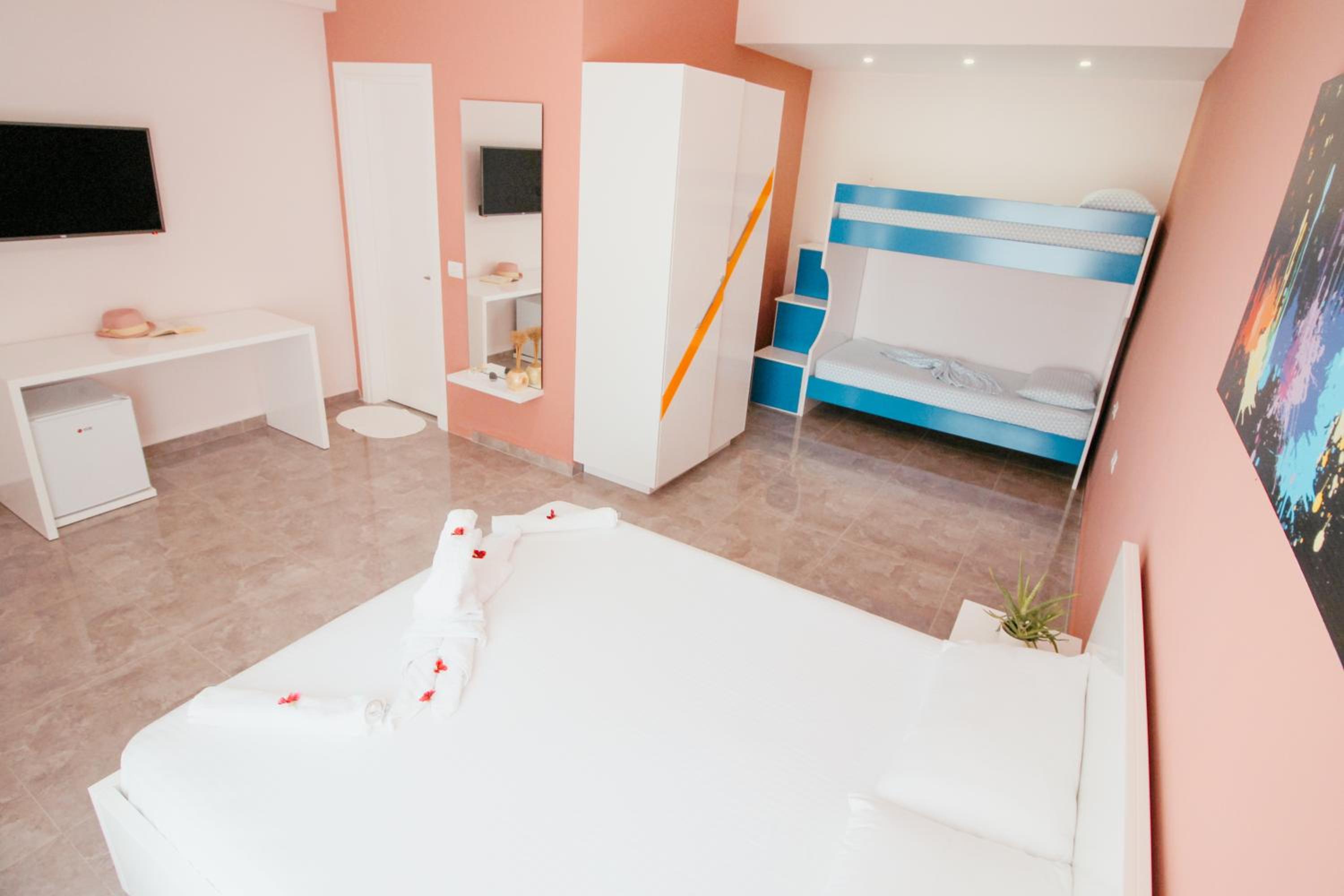 Quadruple Room with Garden View photo 3