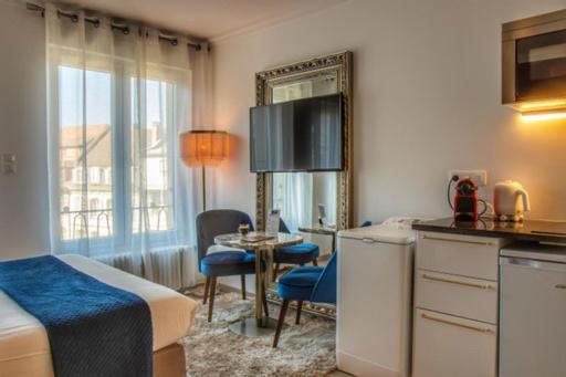 One-Bedroom Apartment - Photo 13