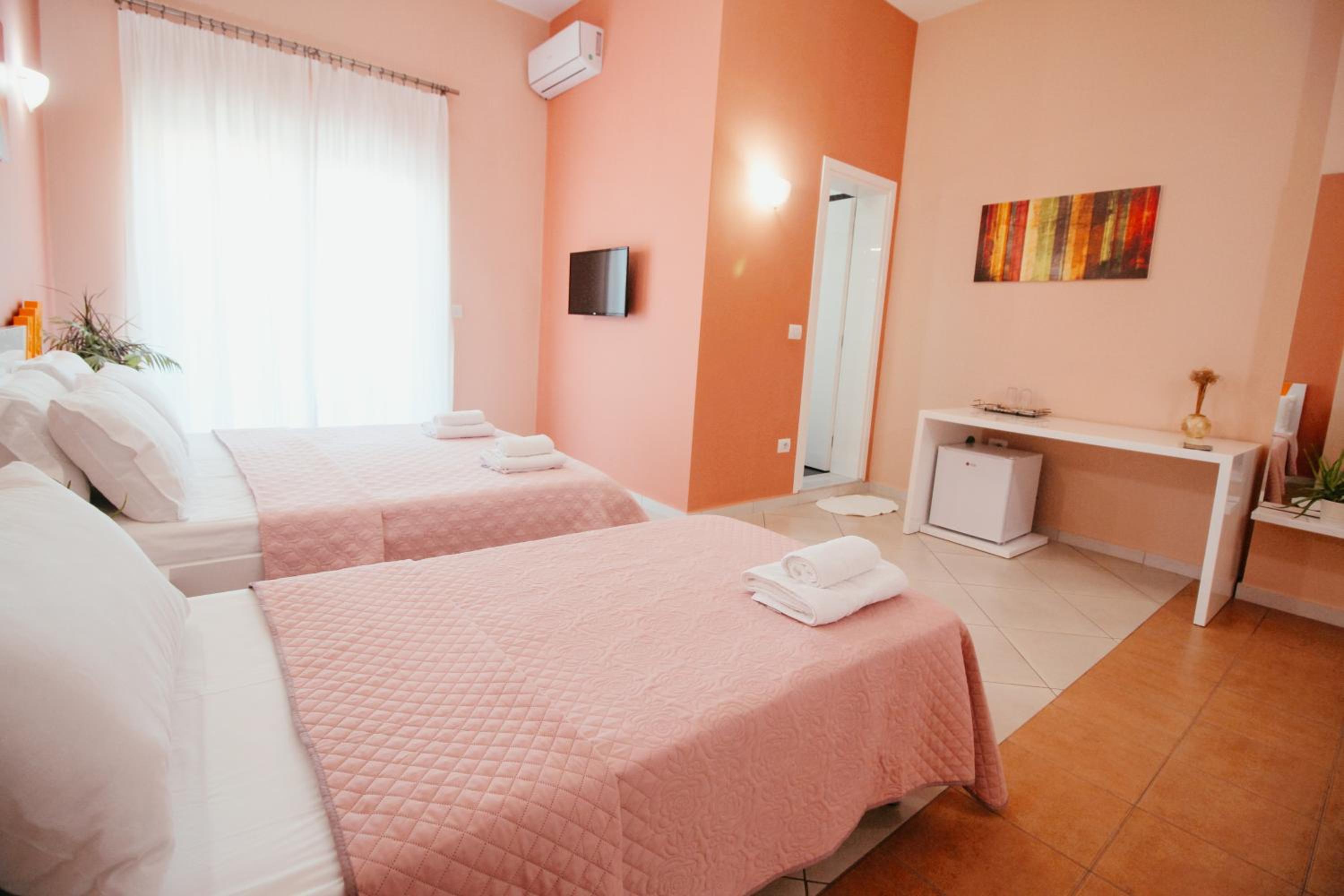 Triple Room with Garden View and Balcony photo 3
