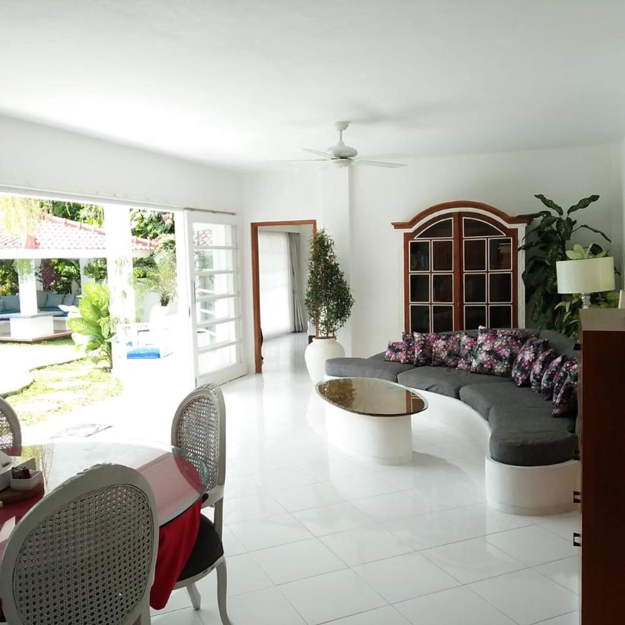 Villa with Private Pool - Photo 13