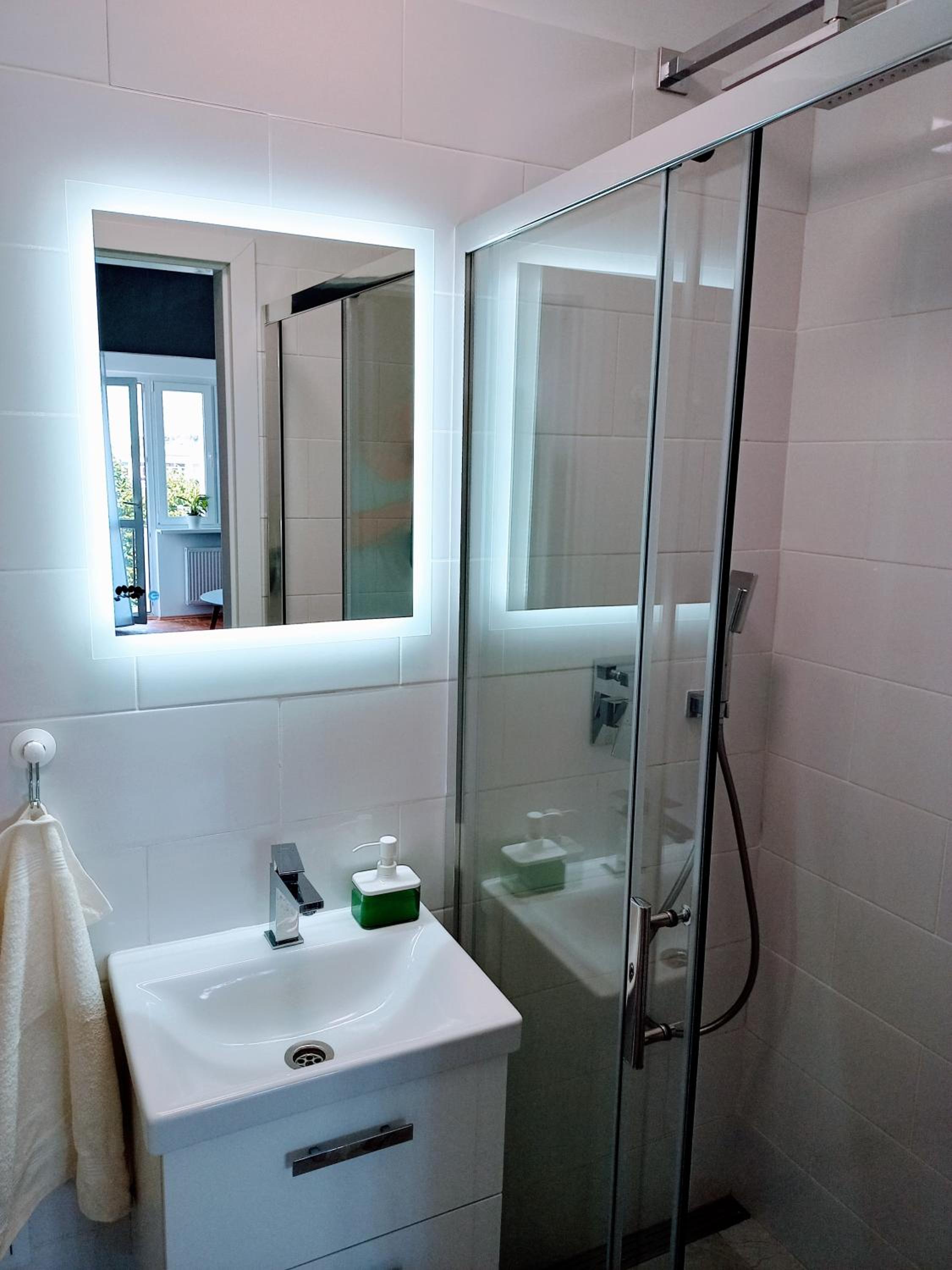 One-Bedroom Apartment - Photo 1