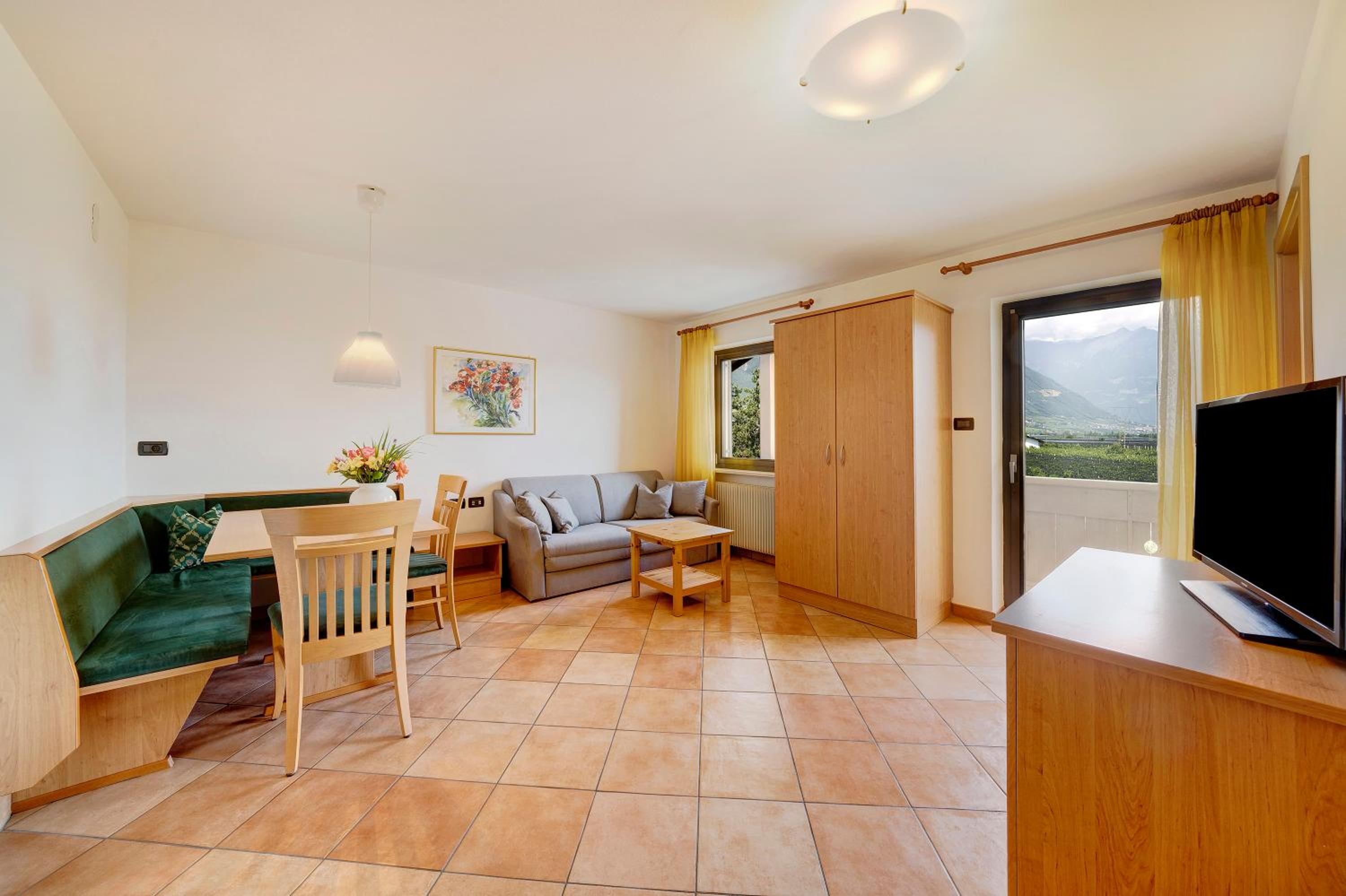 Superior One-Bedroom Apartment with Balcony - Photo 23