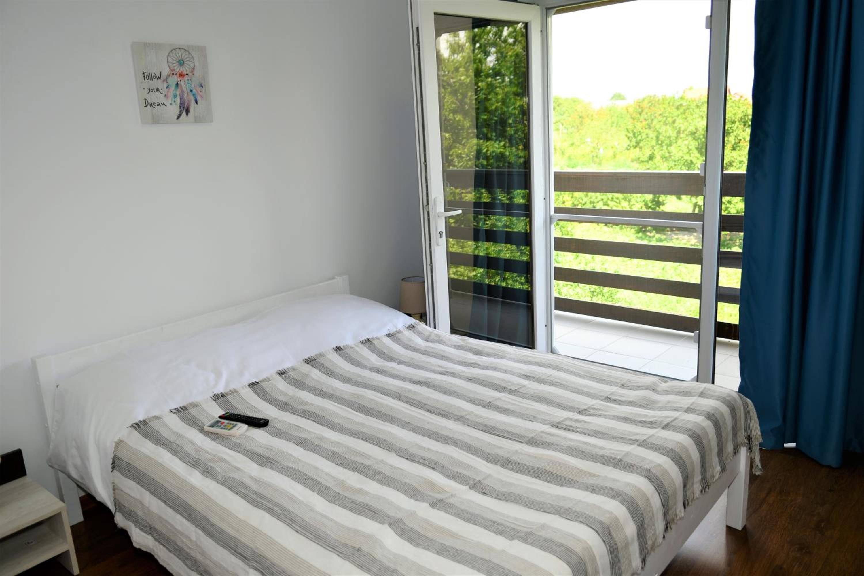 Double Room with Balcony - Photo 3