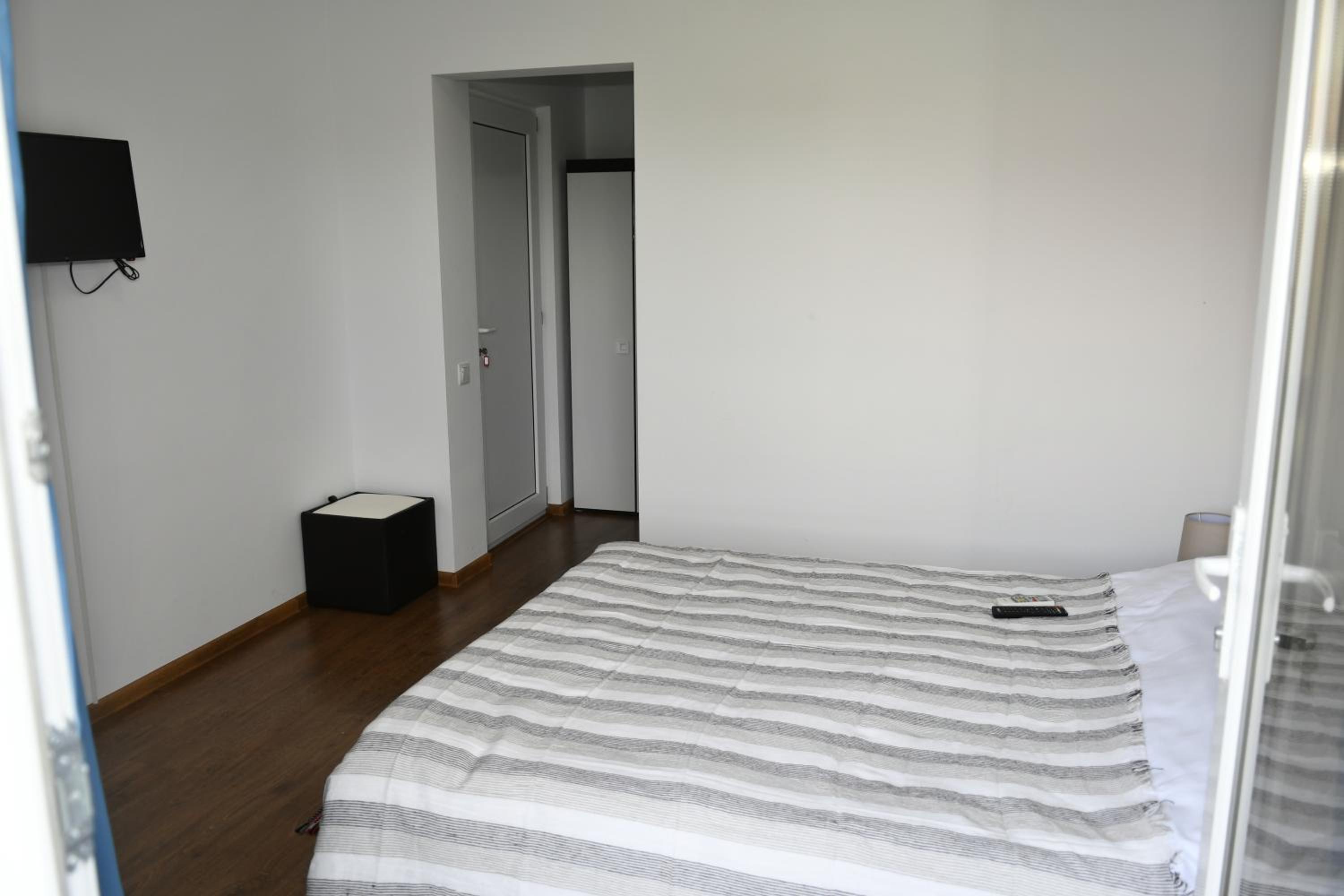 Double Room with Balcony - Photo 2