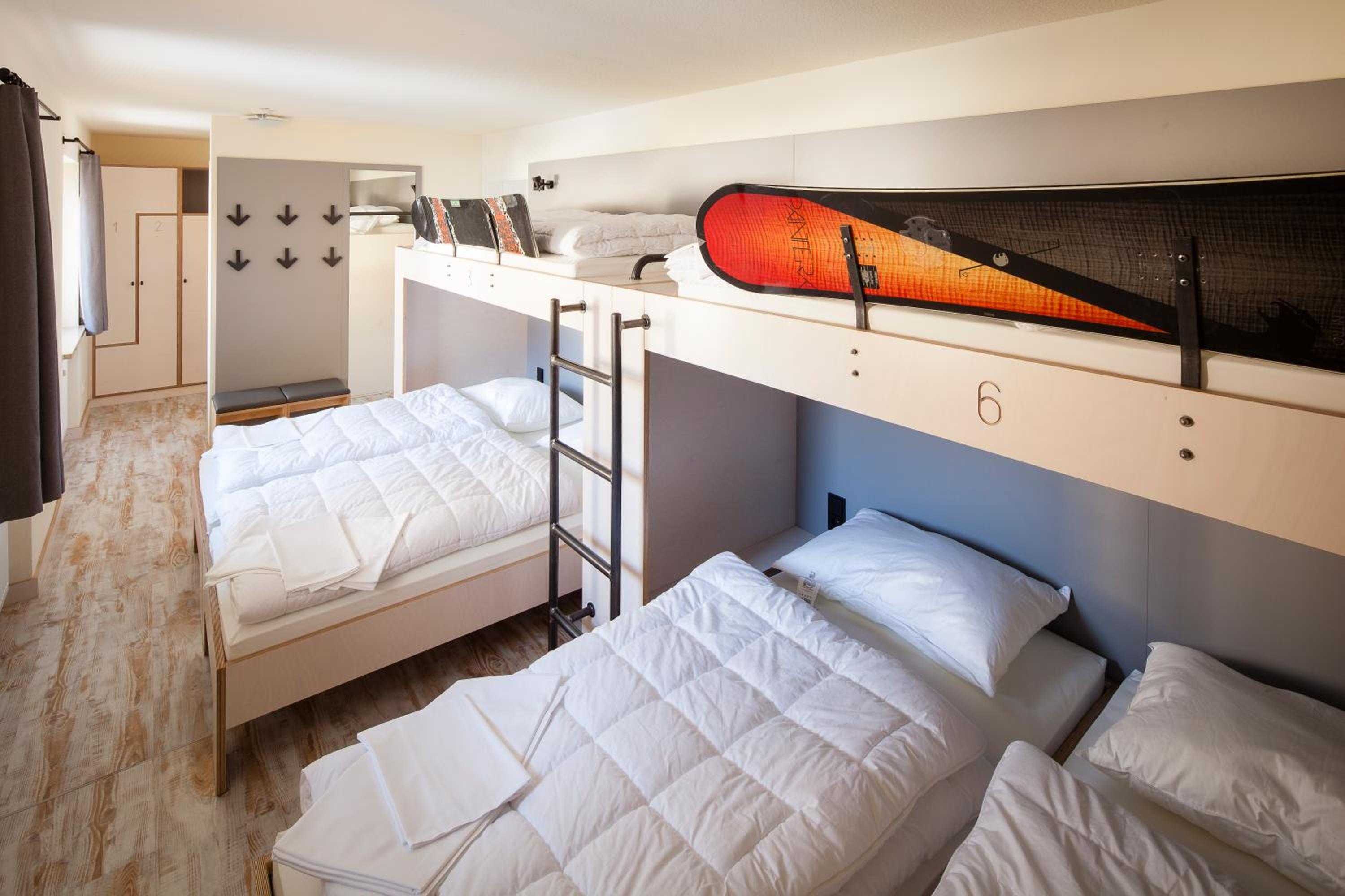 Dormitory Room (6 Adults) photo 2