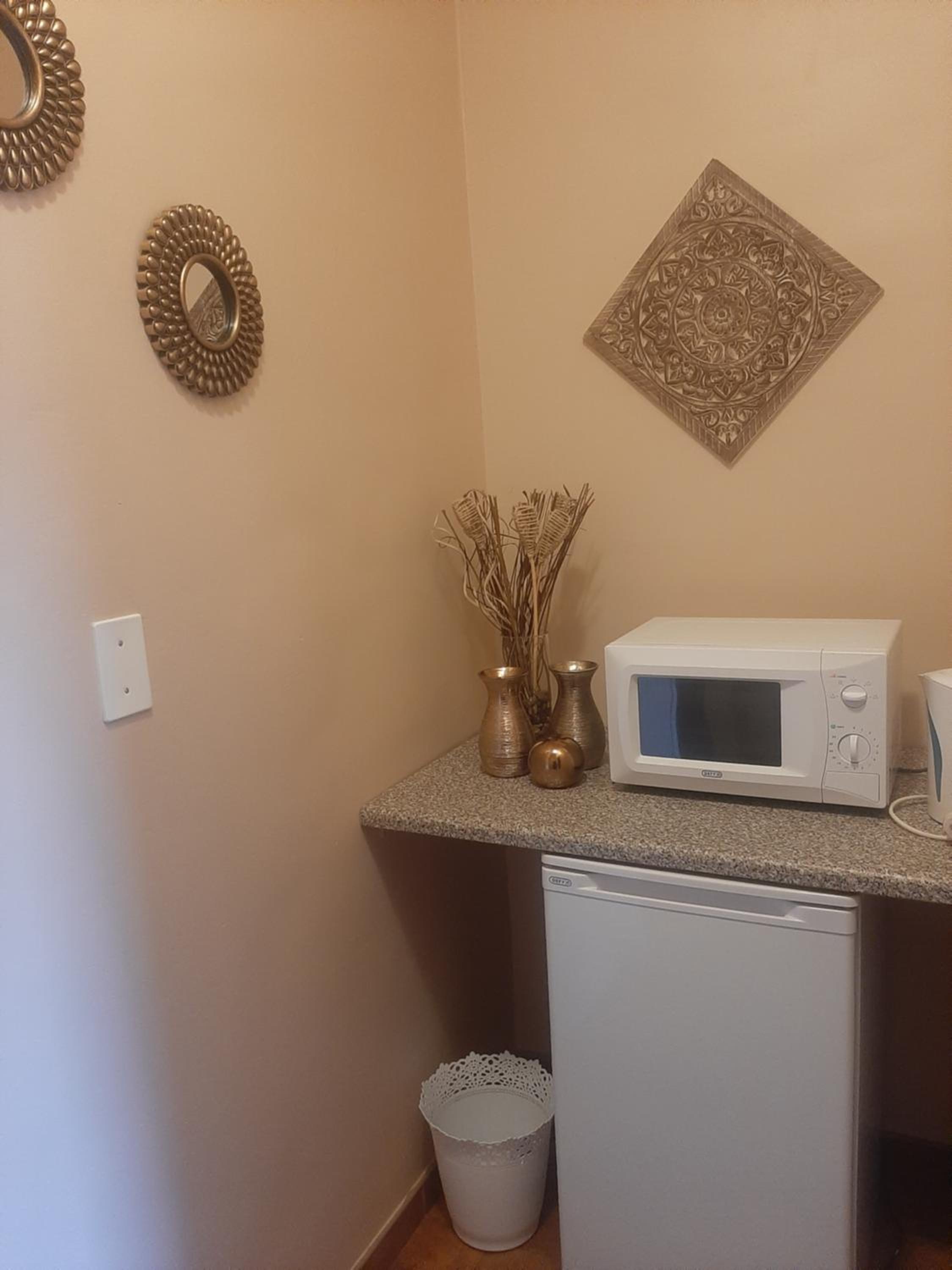 Double Room with Private Bathroom - Photo 10