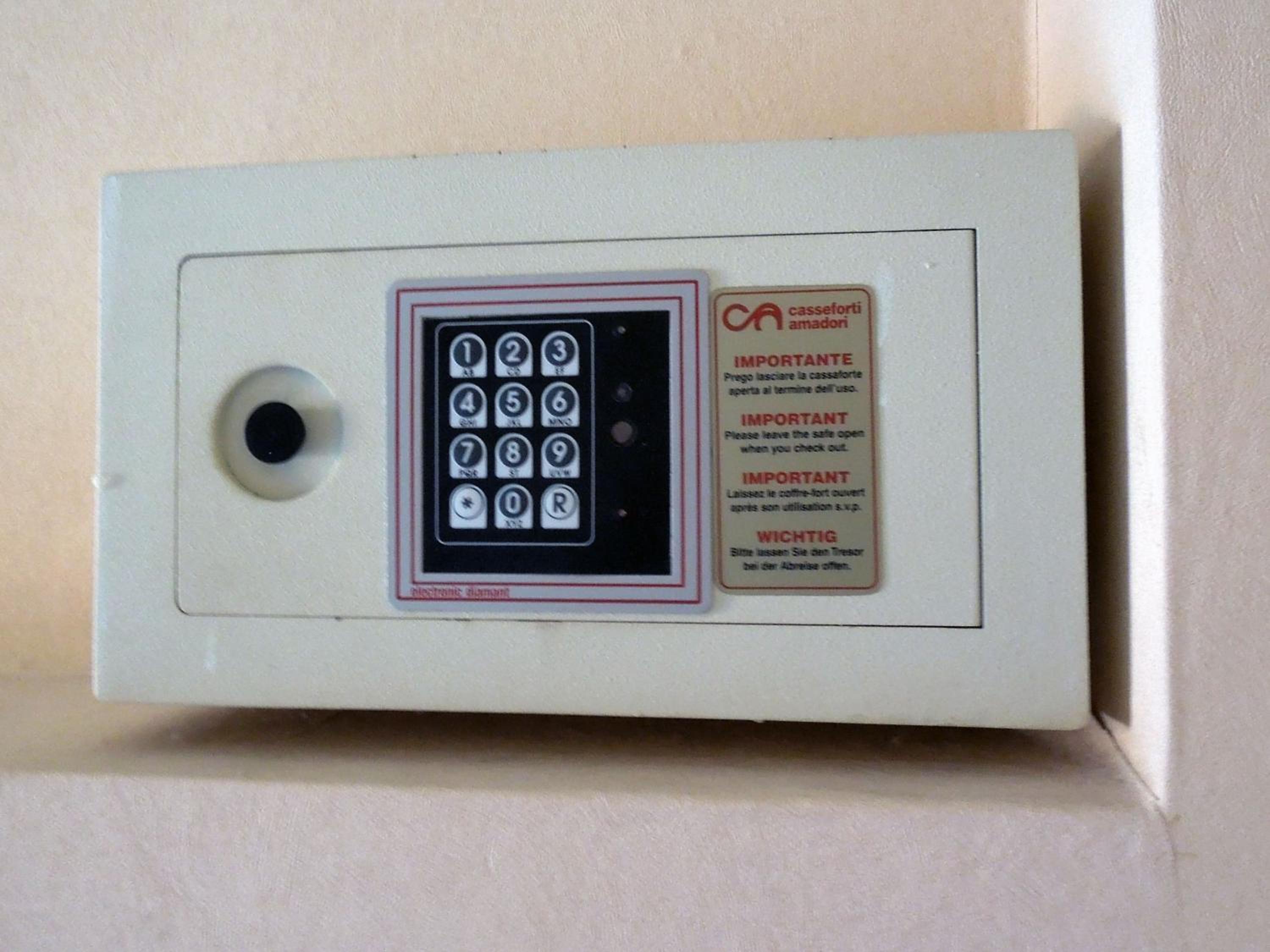 Standard Double or Twin Room - Photo 3