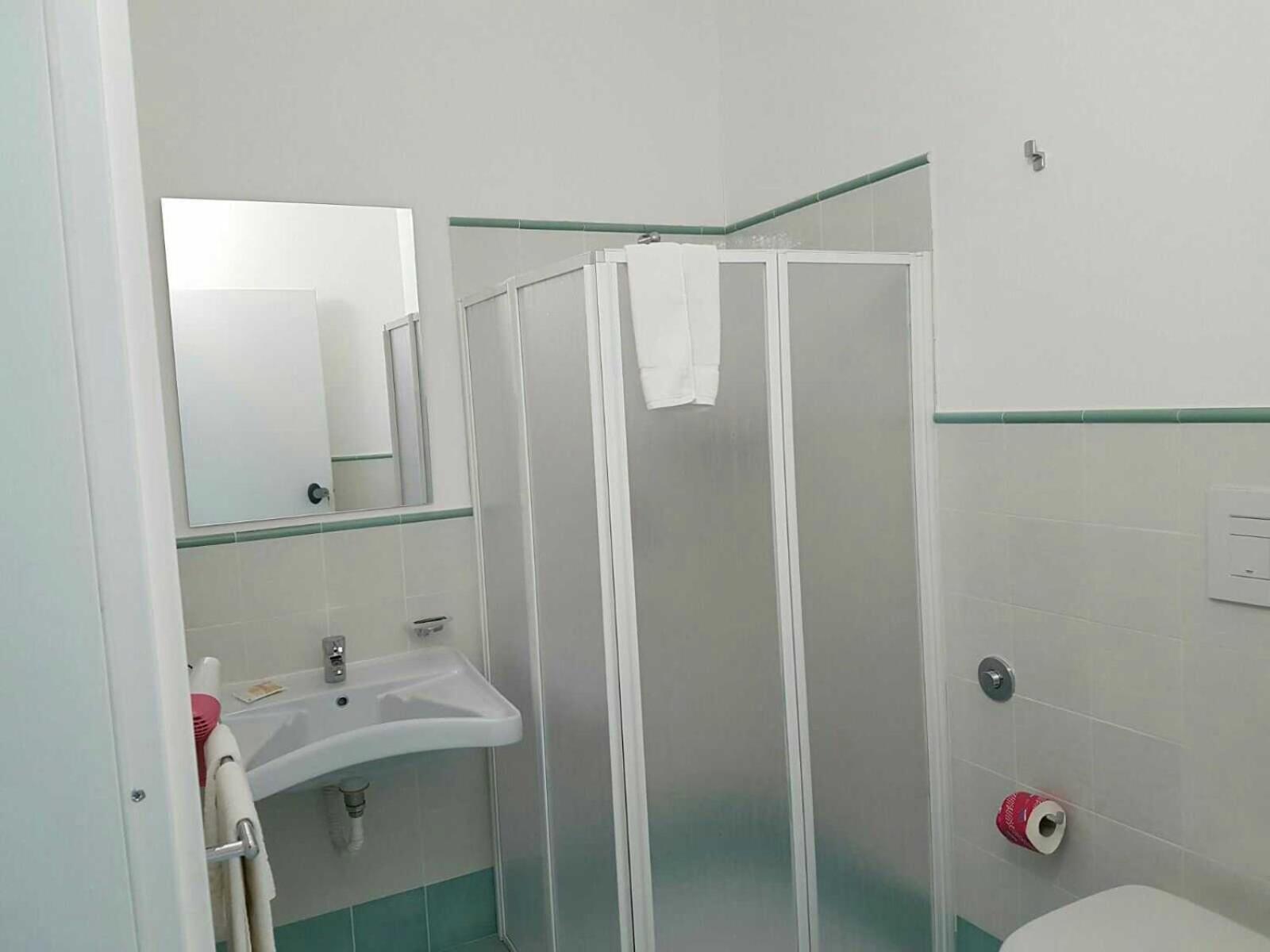 Family Room - Disability Access - Photo 4
