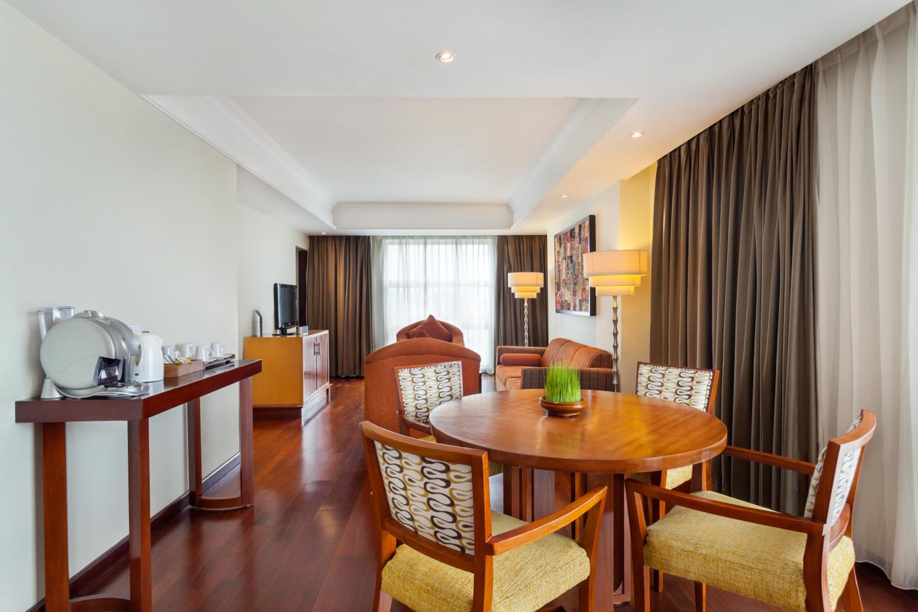 Superior Queen Suite photo 3
