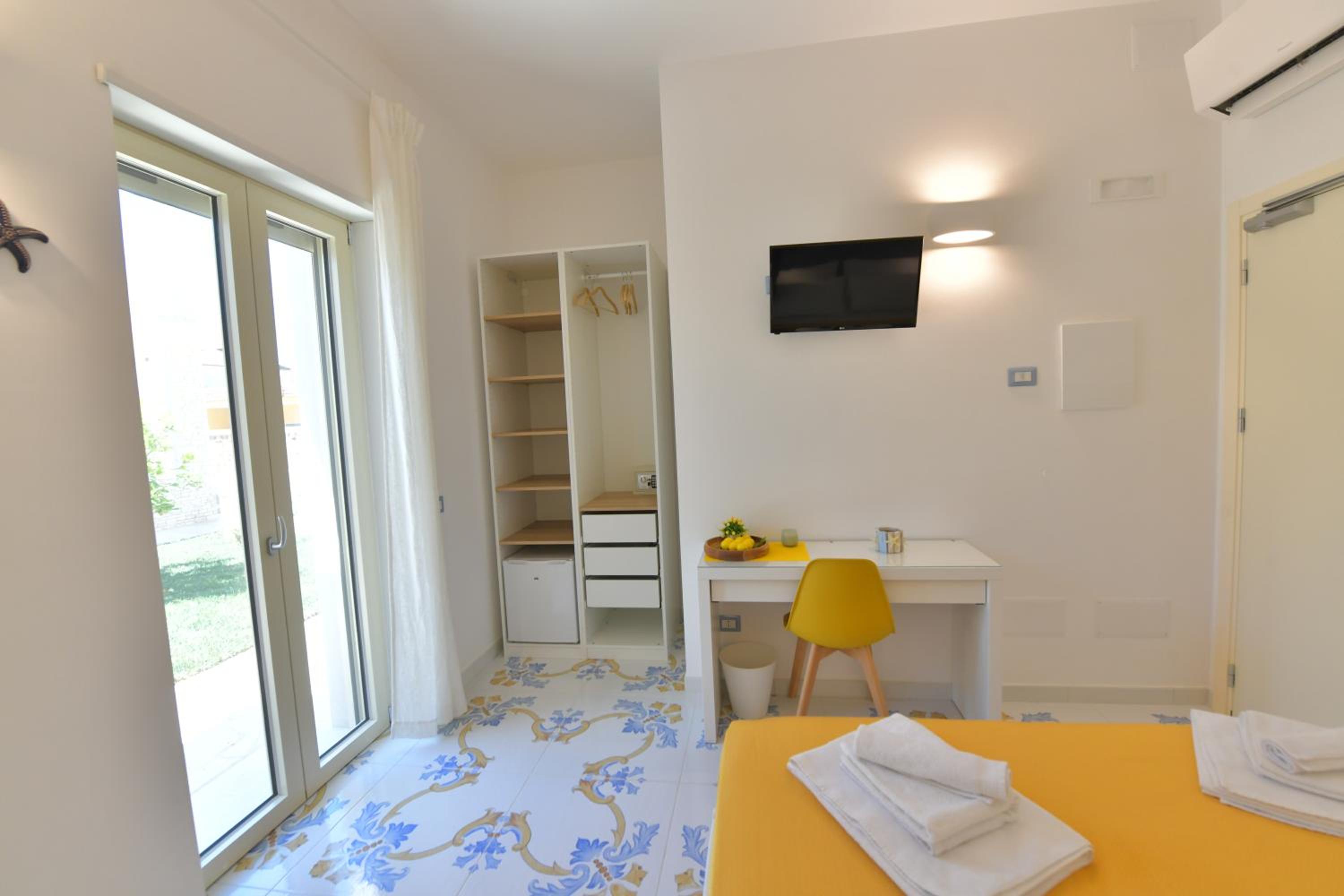 Deluxe Double Room photo 3