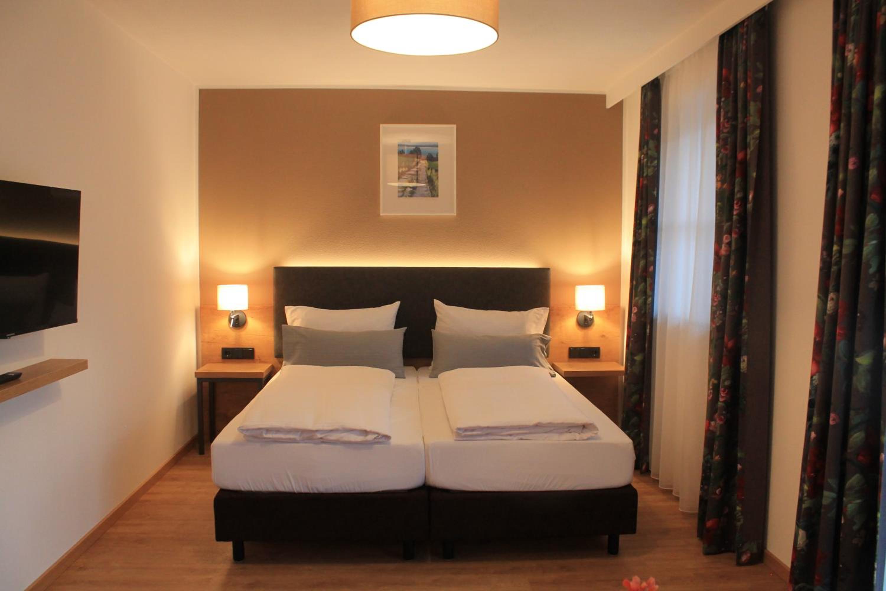 Double Room with Balcony - Photo 22