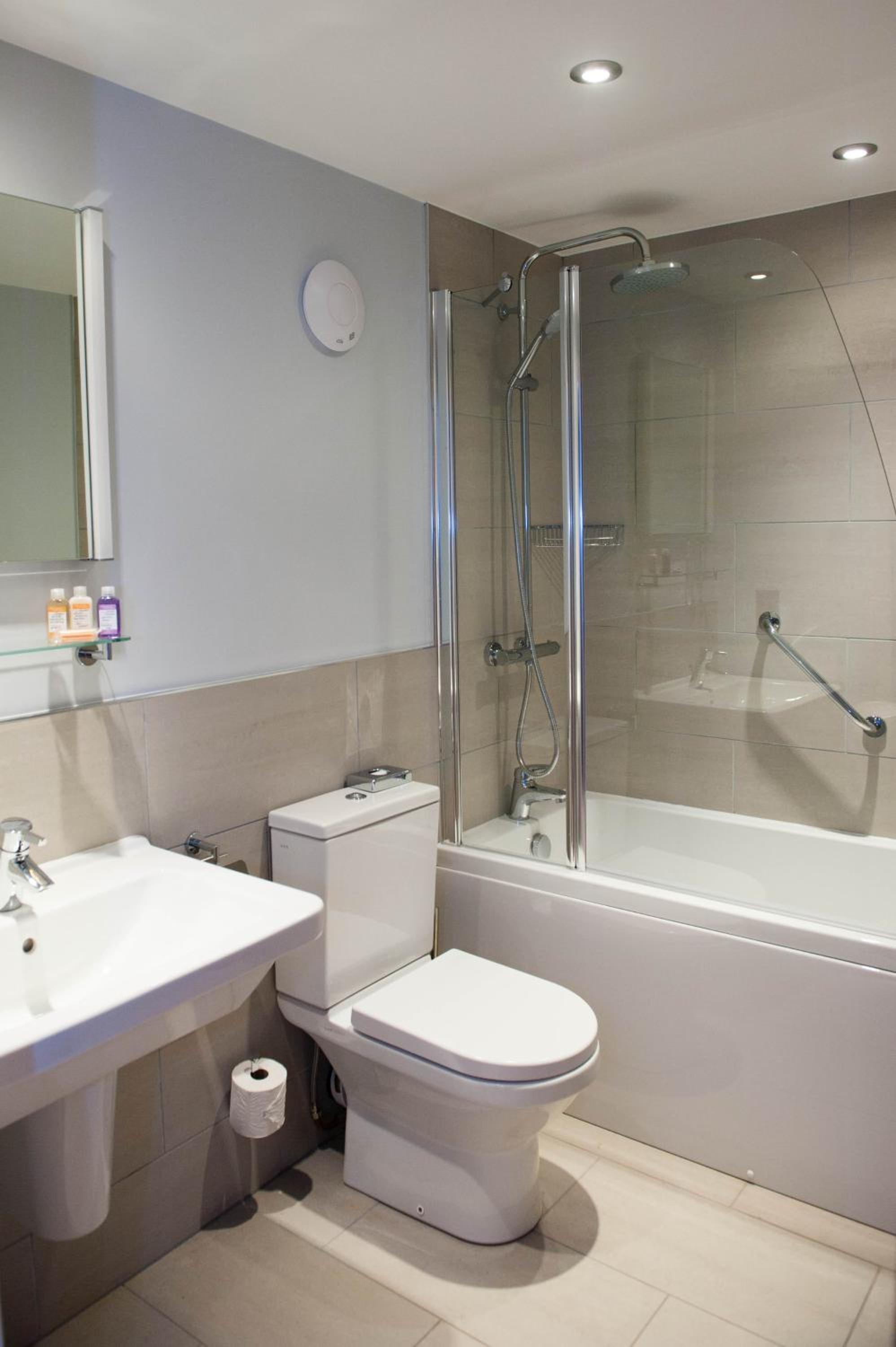 Two-Bedroom Cottage - Annex - Photo 8