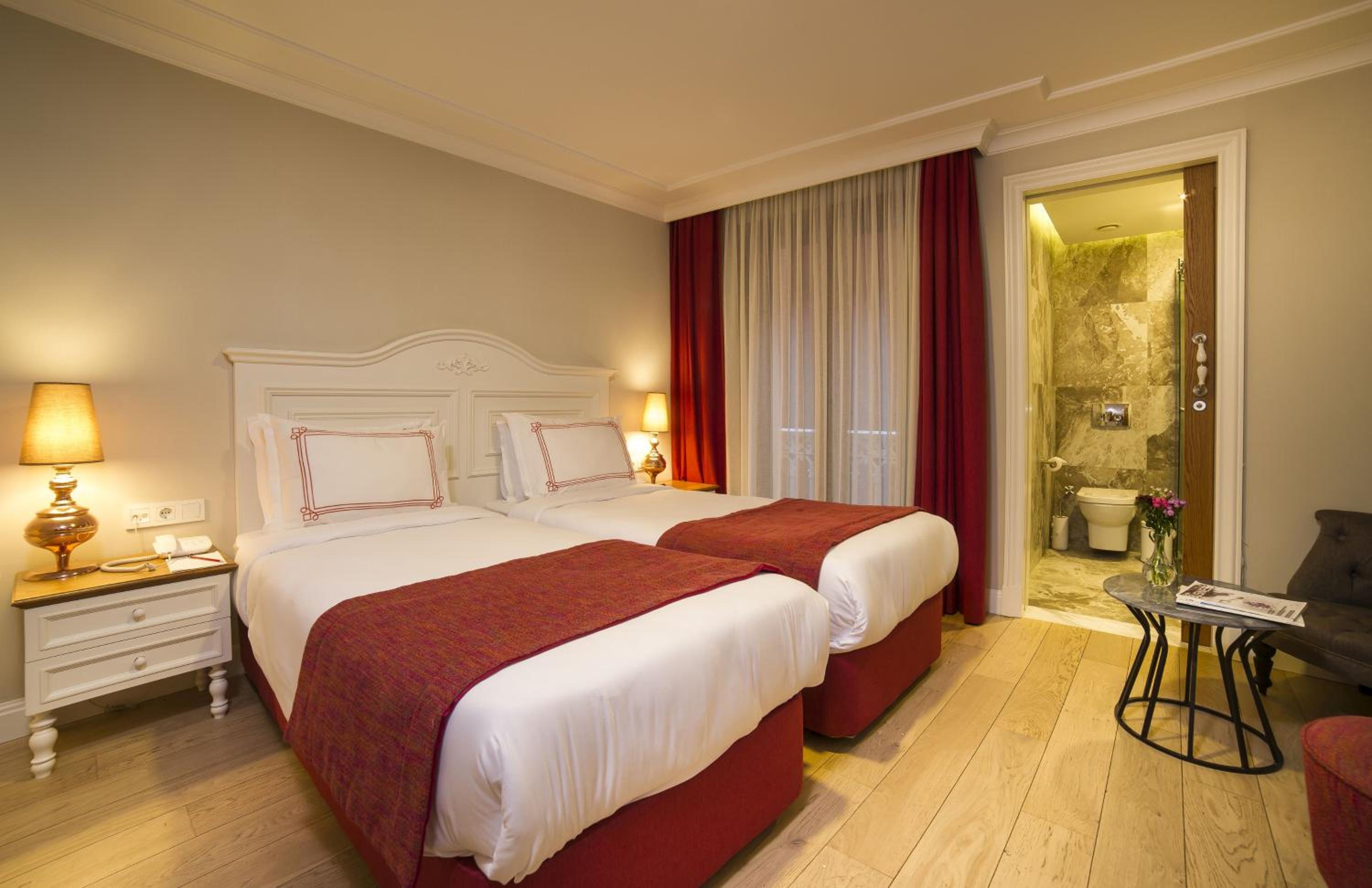 Budget Double Room photo 2