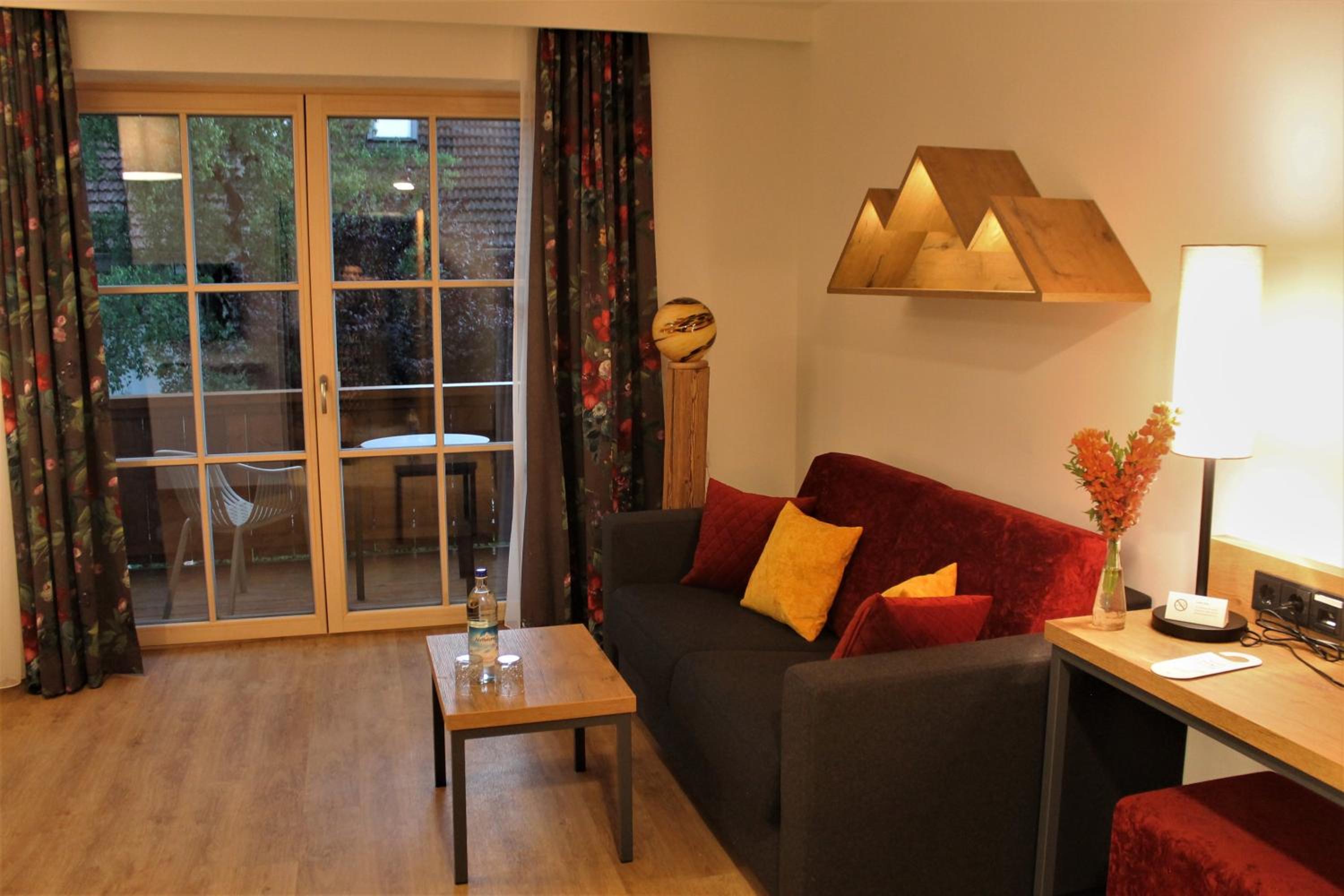Double Room with Balcony - Photo 21