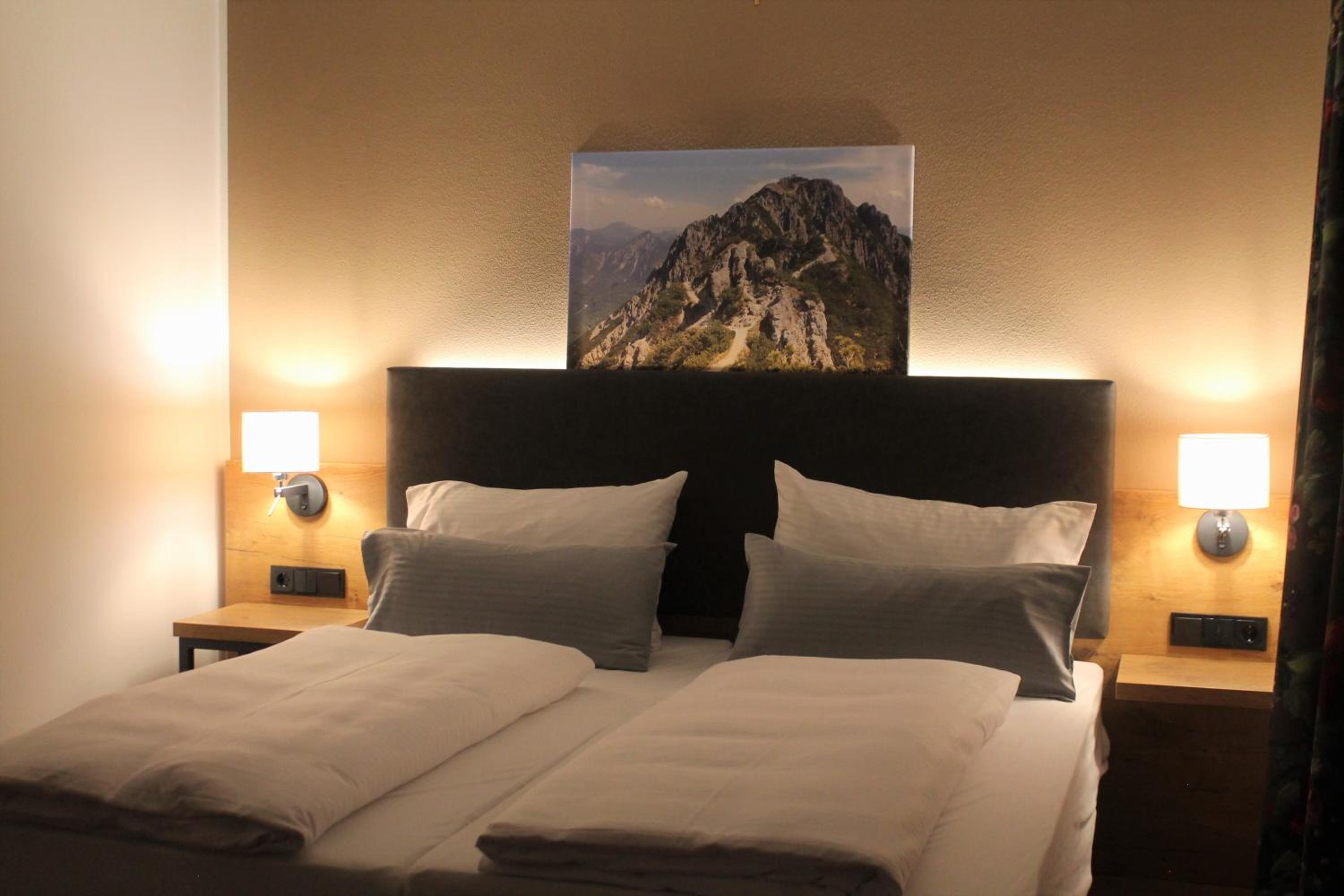 Double Room with Balcony - Photo 6