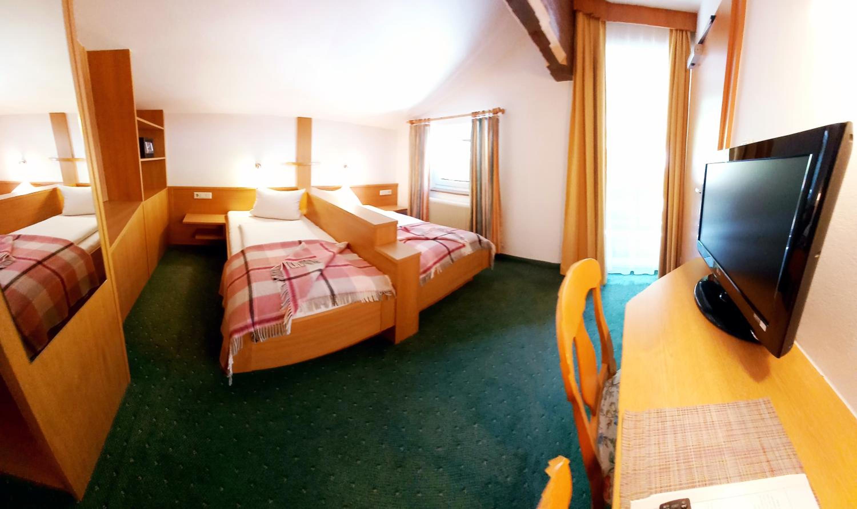 Single or Double Room with Balcony 