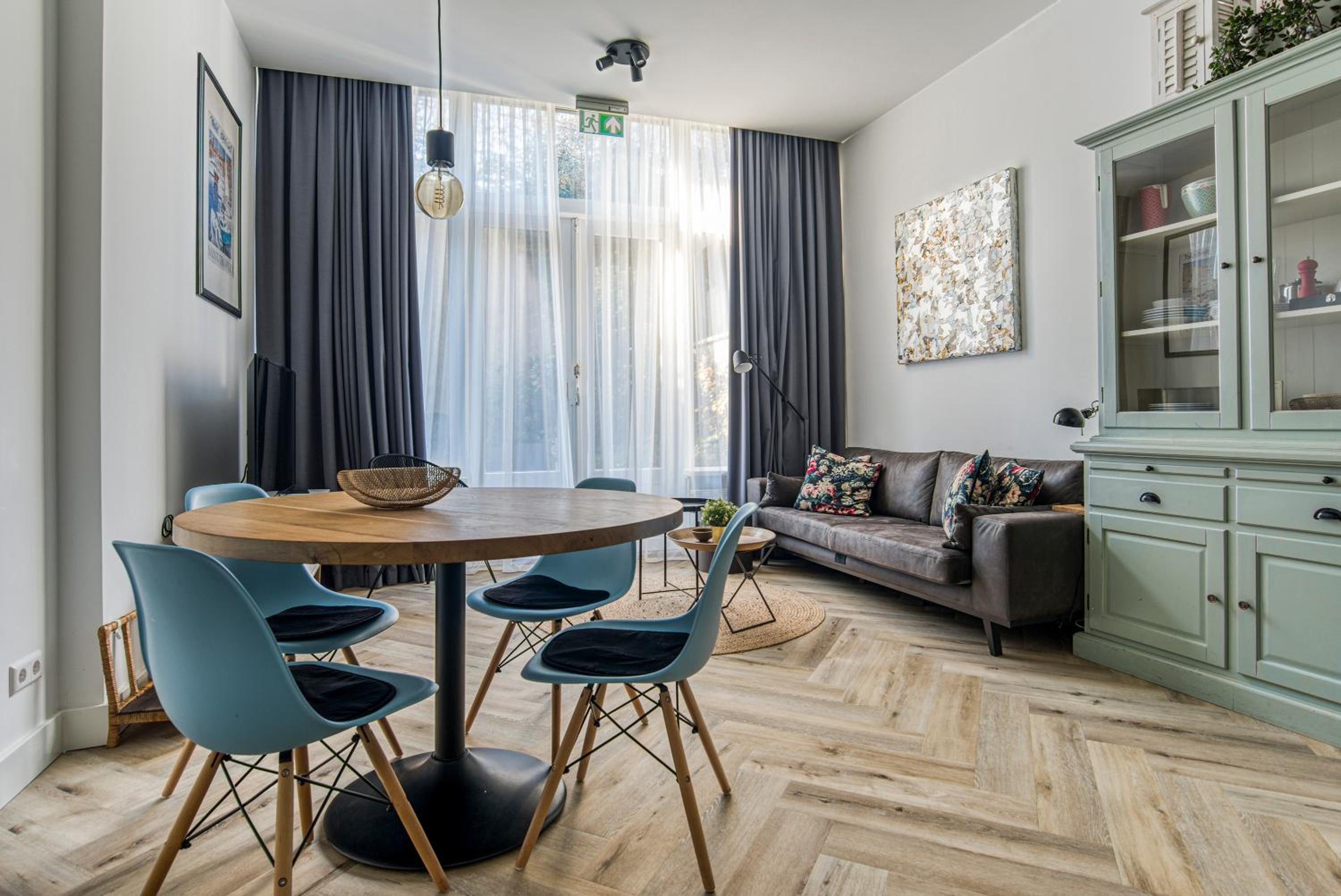 Two-Bedroom Apartment - Photo 40