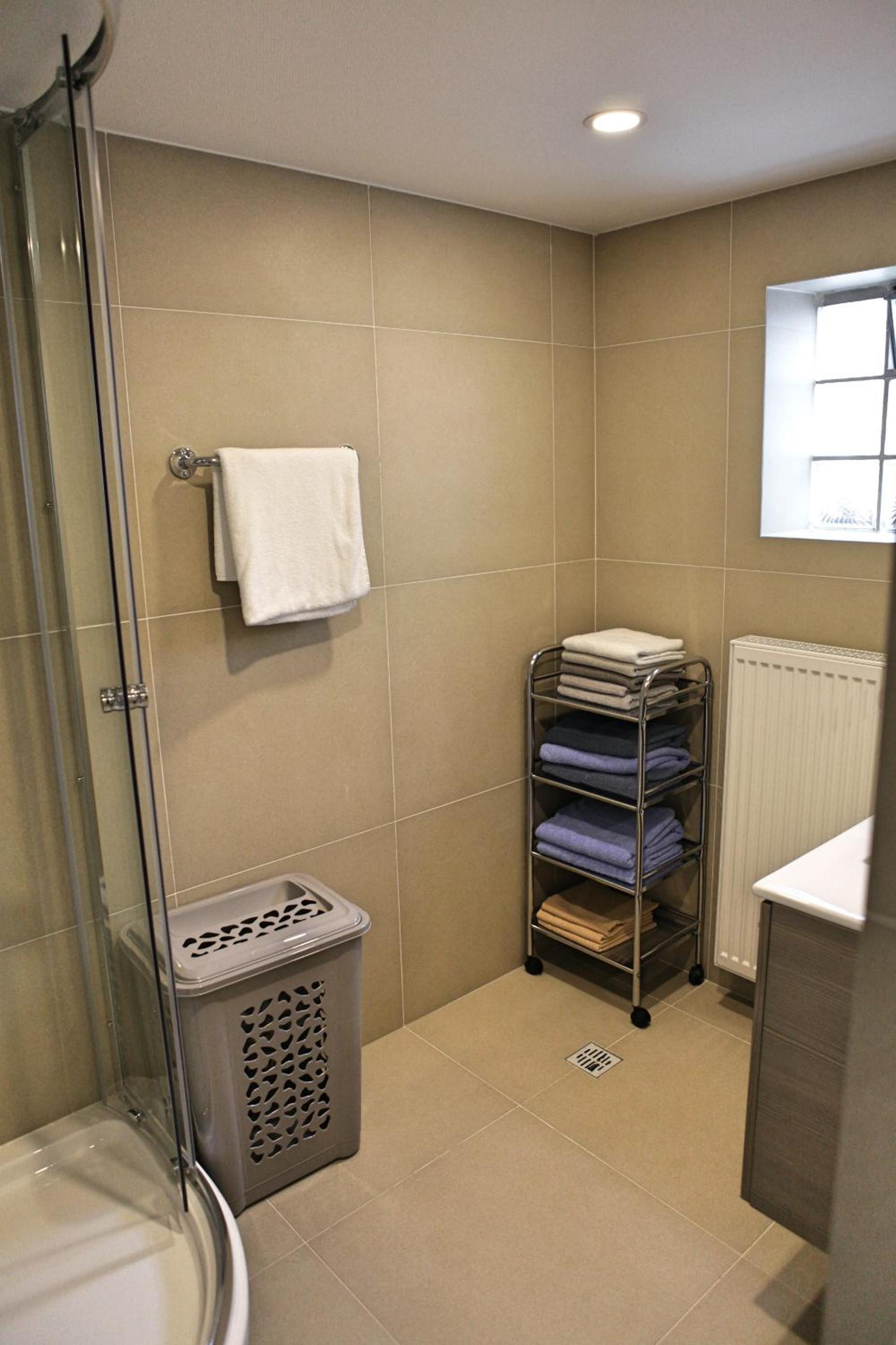 Three-Bedroom House - Photo 3