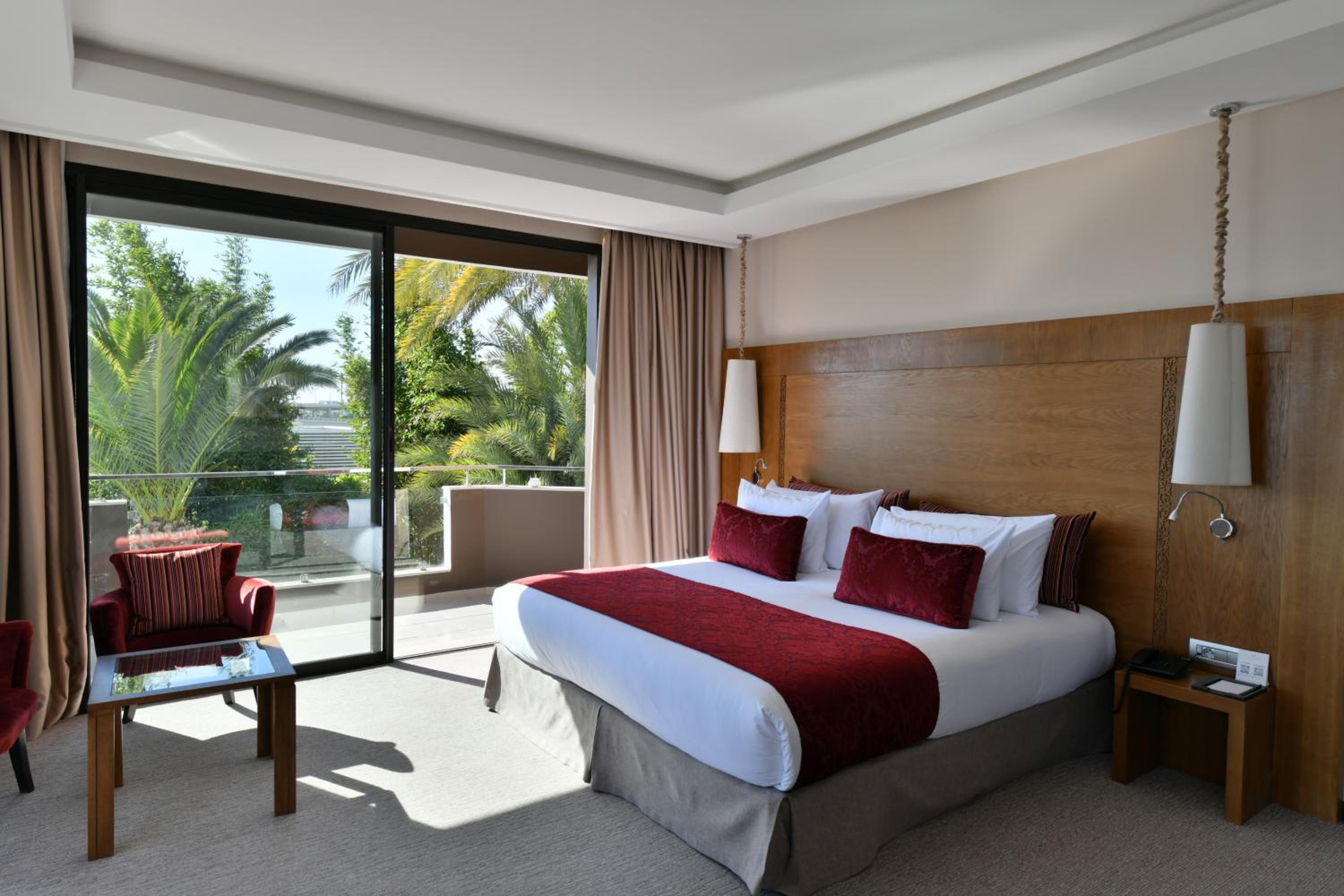 Premium Room with Garden View - Photo 2