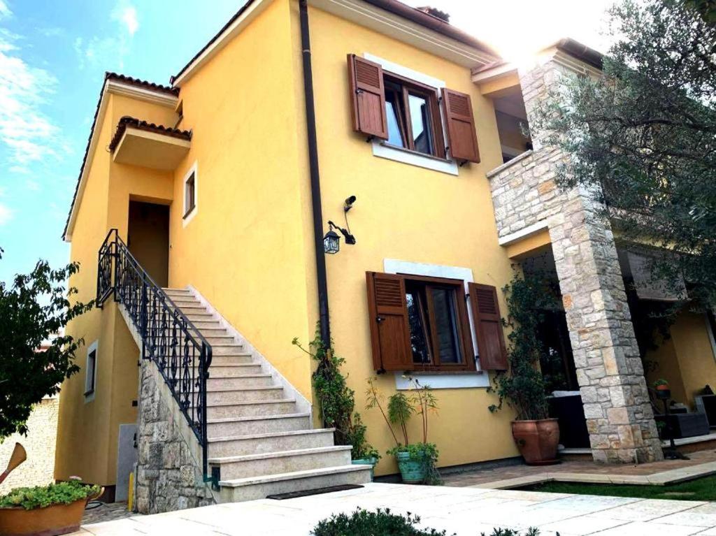 Villa With Private Pool photo 2