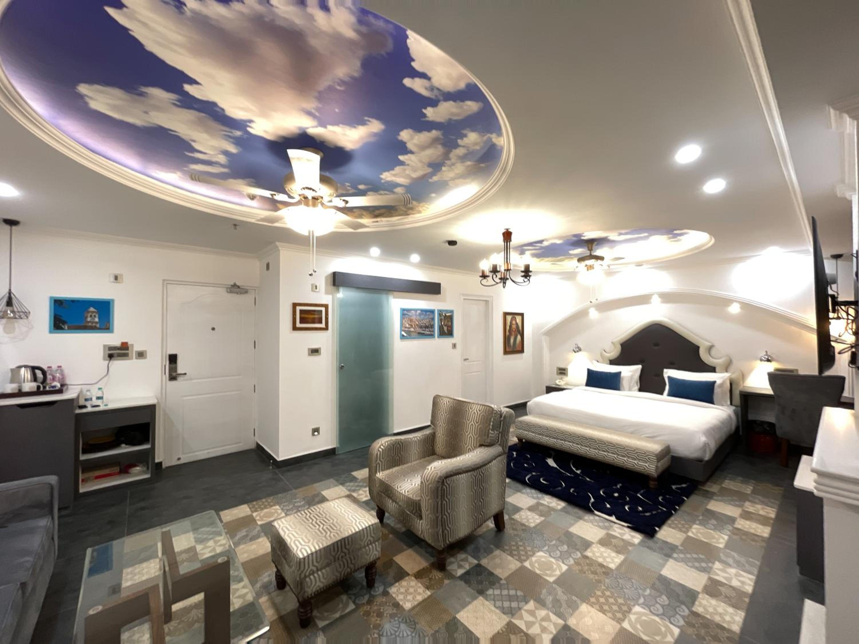 Privilege Suite - Photo 9