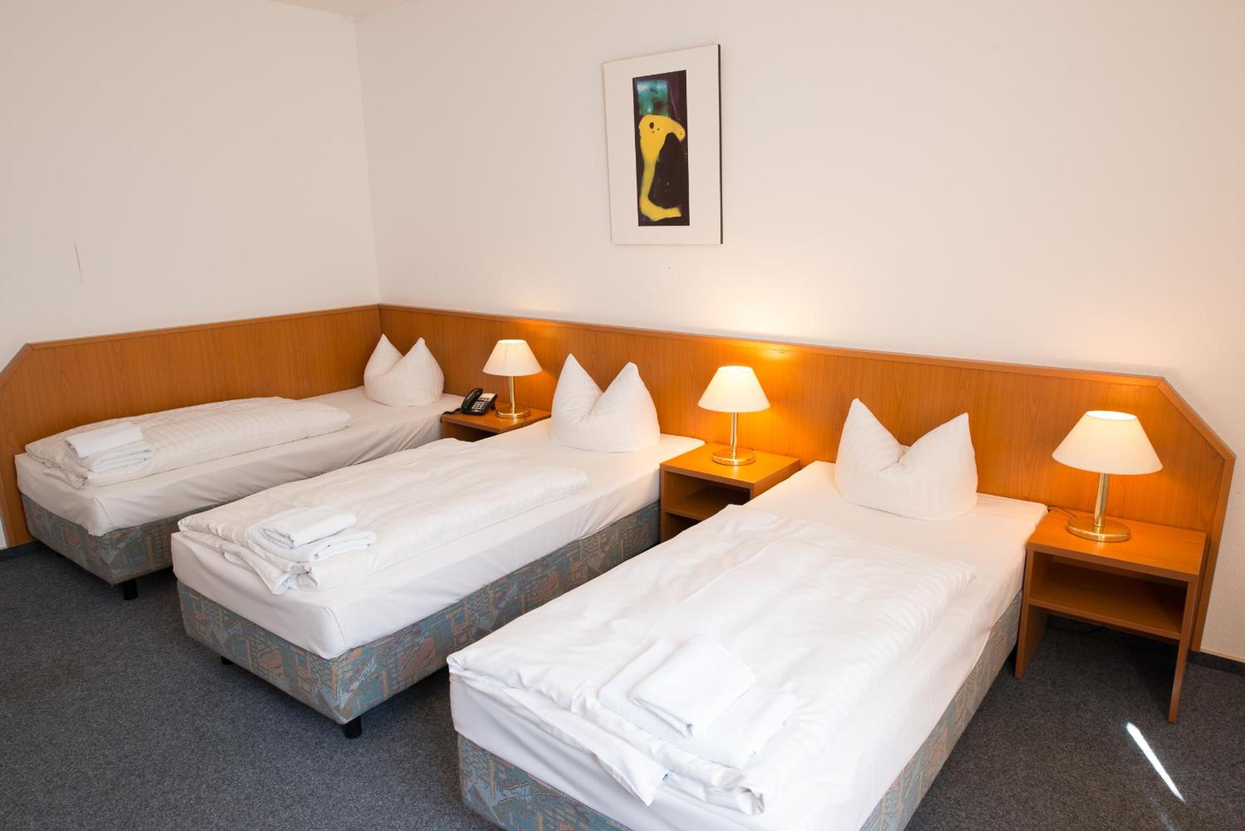 Triple Room - Photo 11