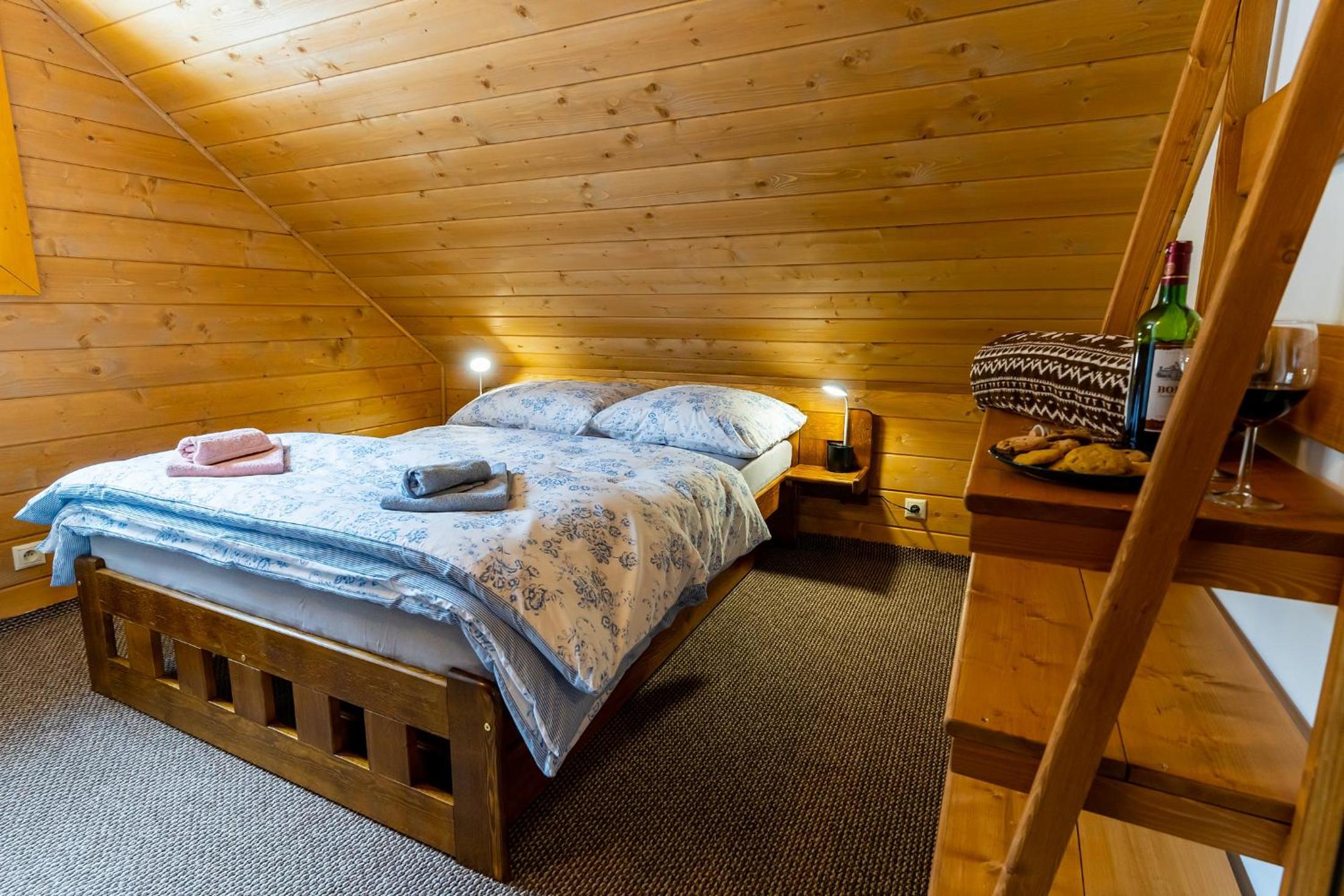 Three-Bedroom Chalet photo 1