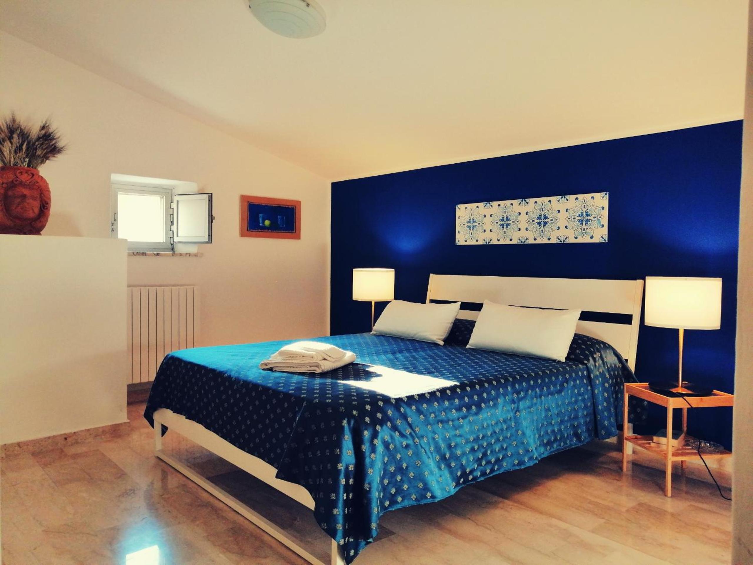 Apartment with Terrace - Photo 22