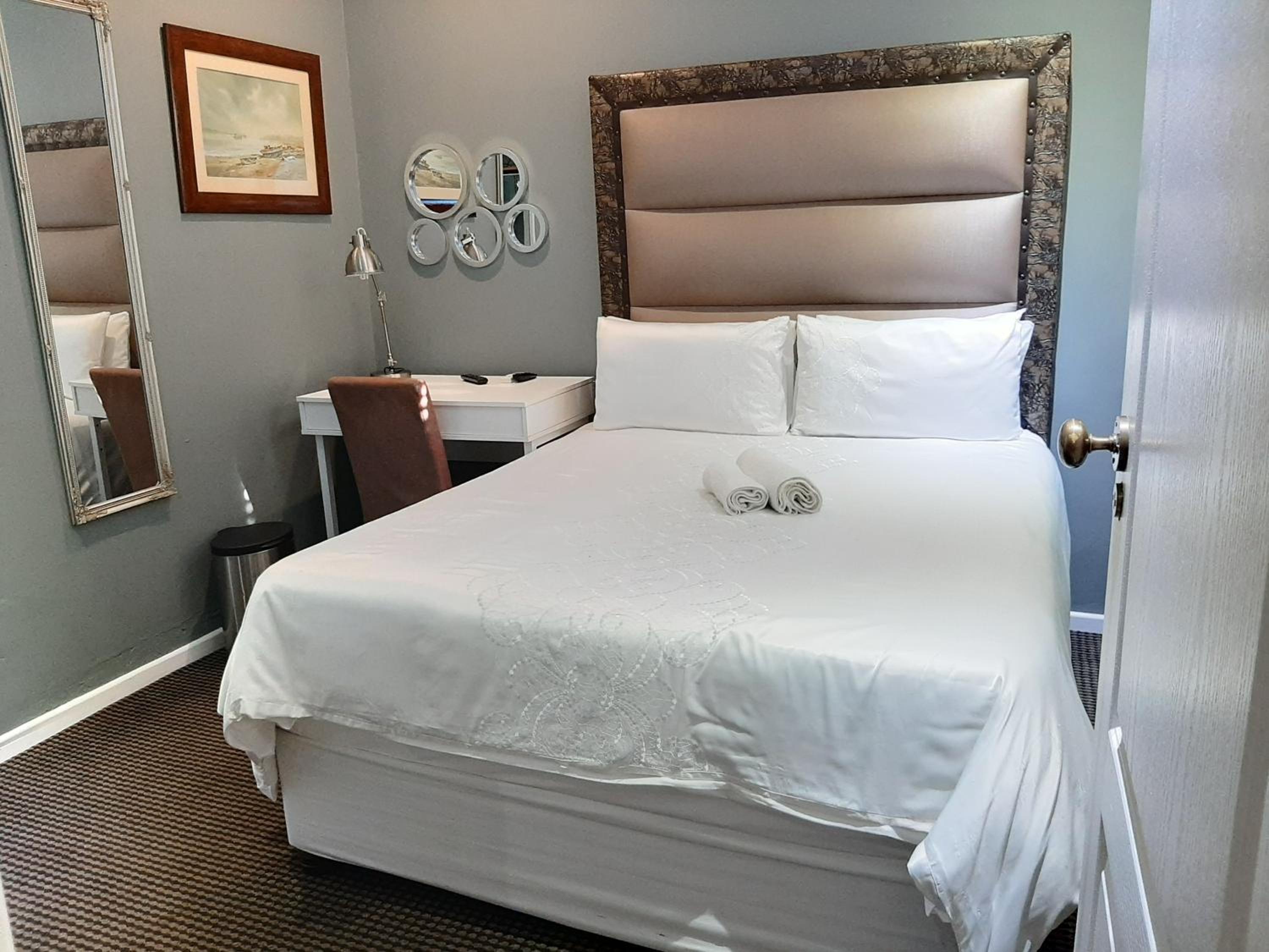 Double Room - Photo 4