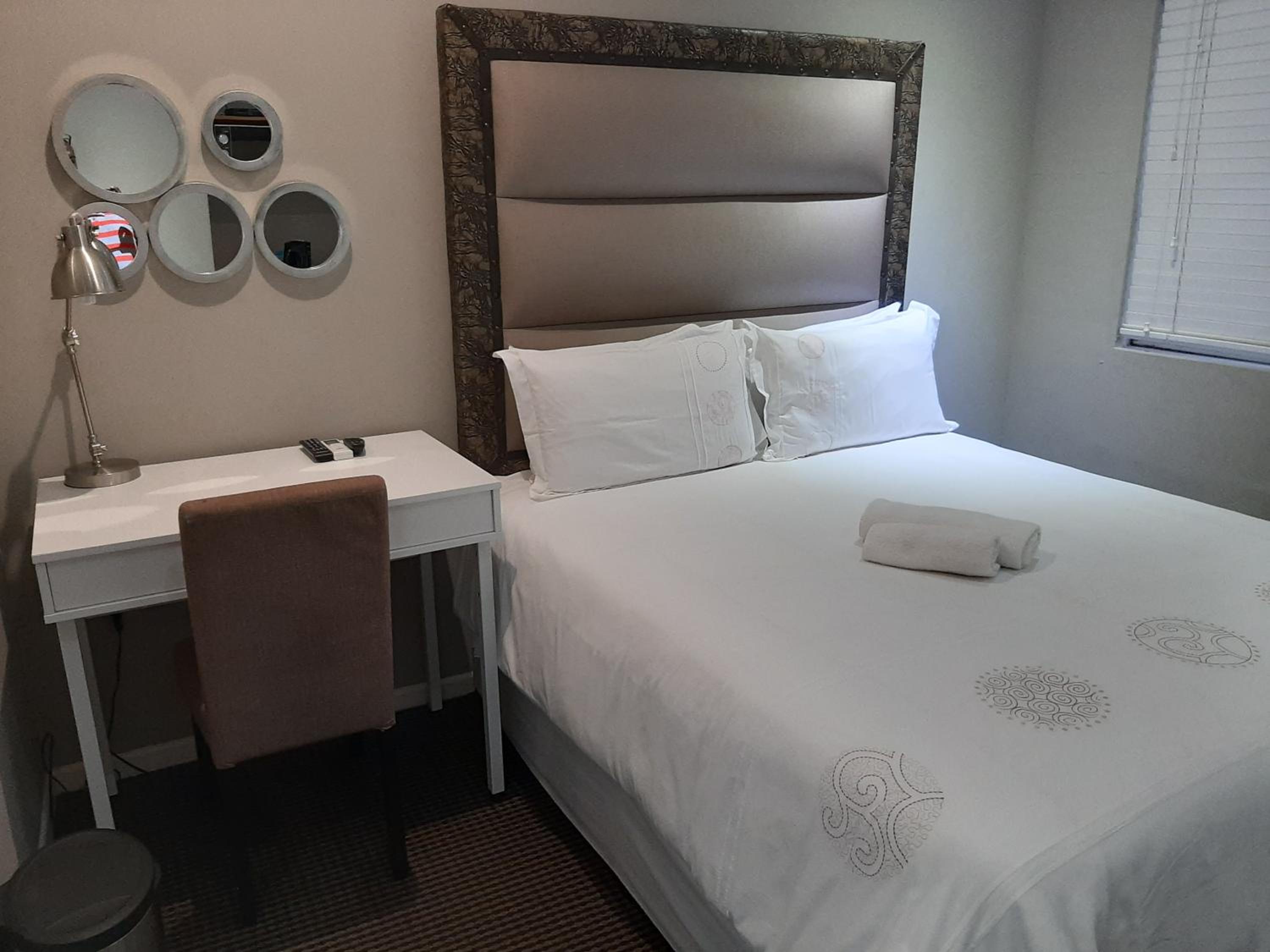 Double Room - Photo 9