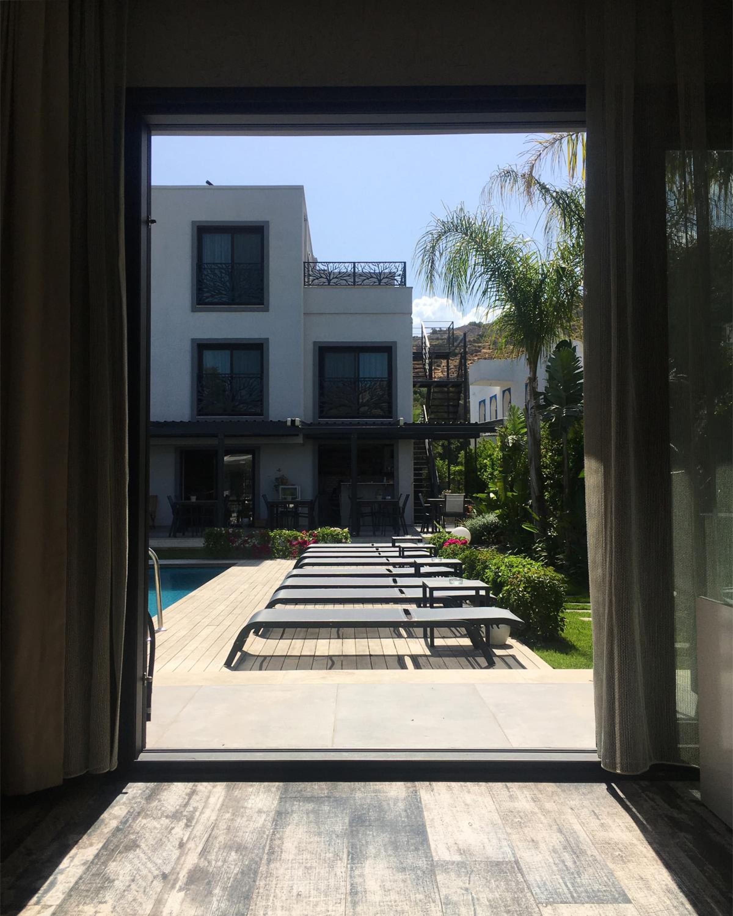 Double Room with Pool View photo 3