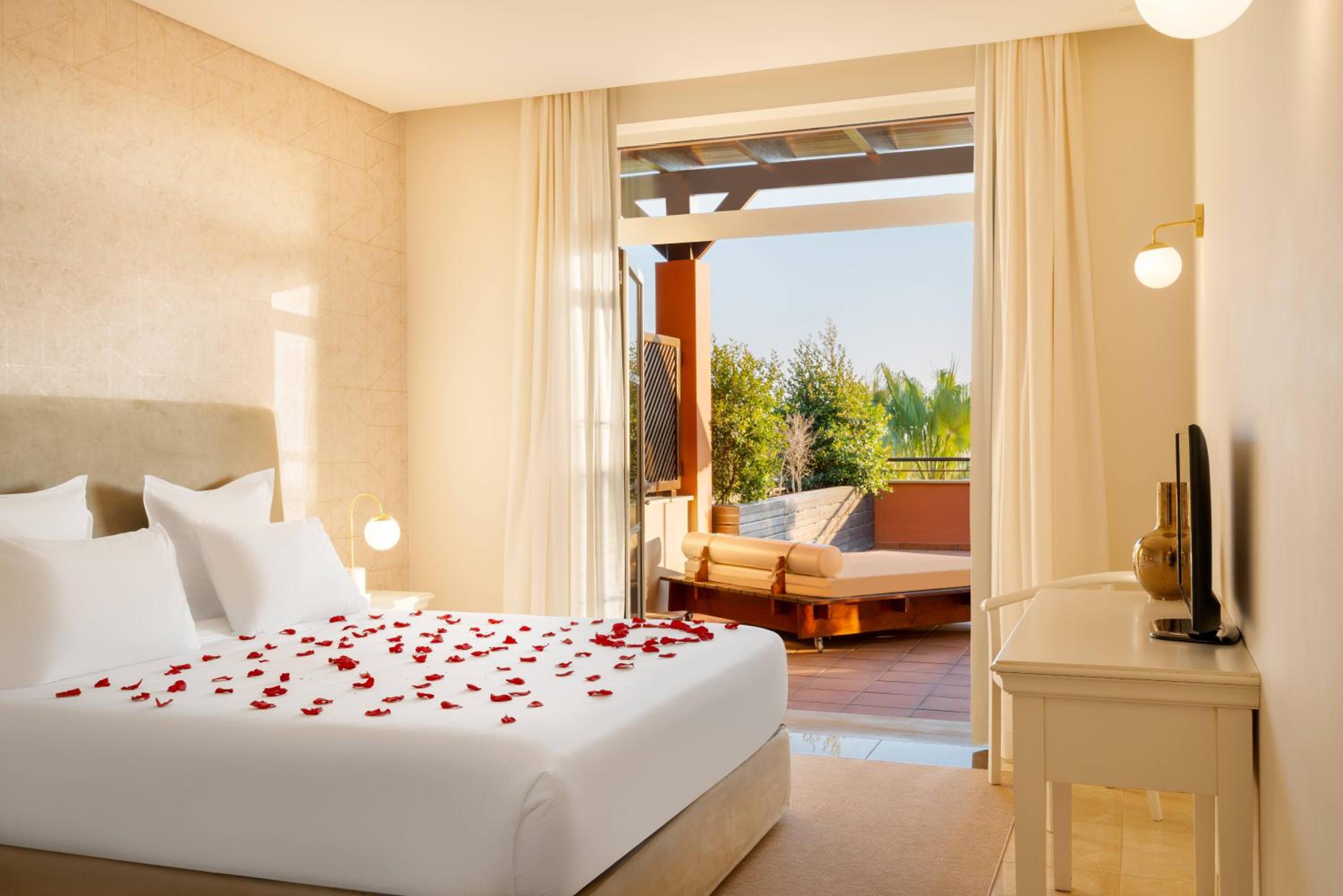 Romantic Luxury Suite