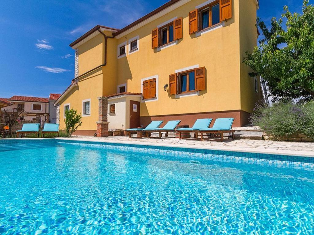 Villa With Private Pool photo 3