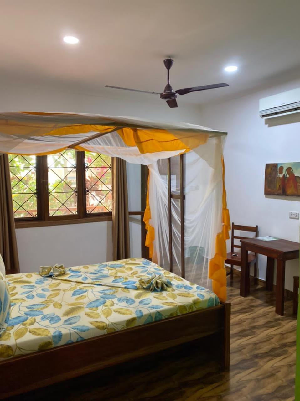 Double Room with Garden View - Photo 8