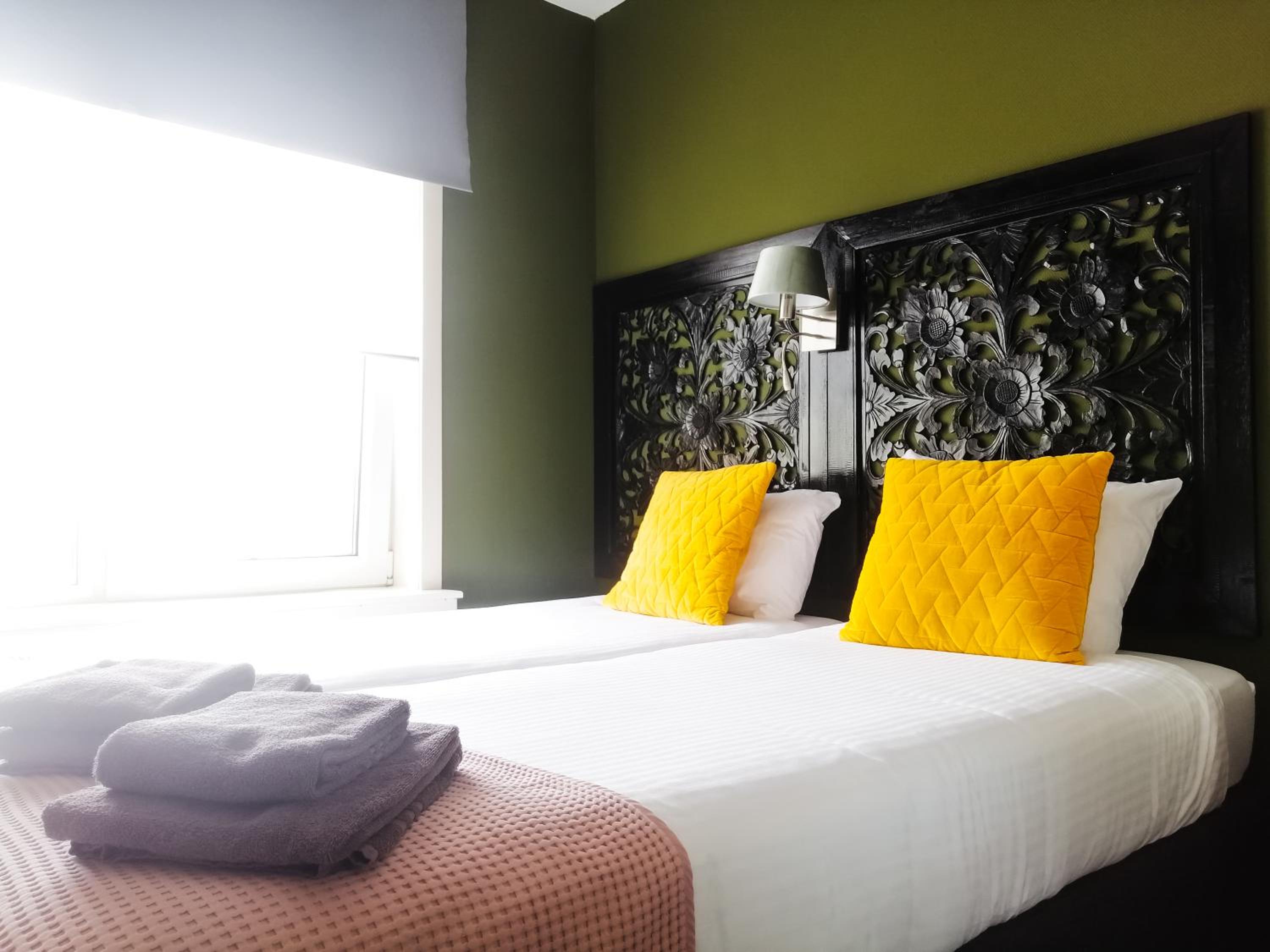 Small Twin Room - Photo 5