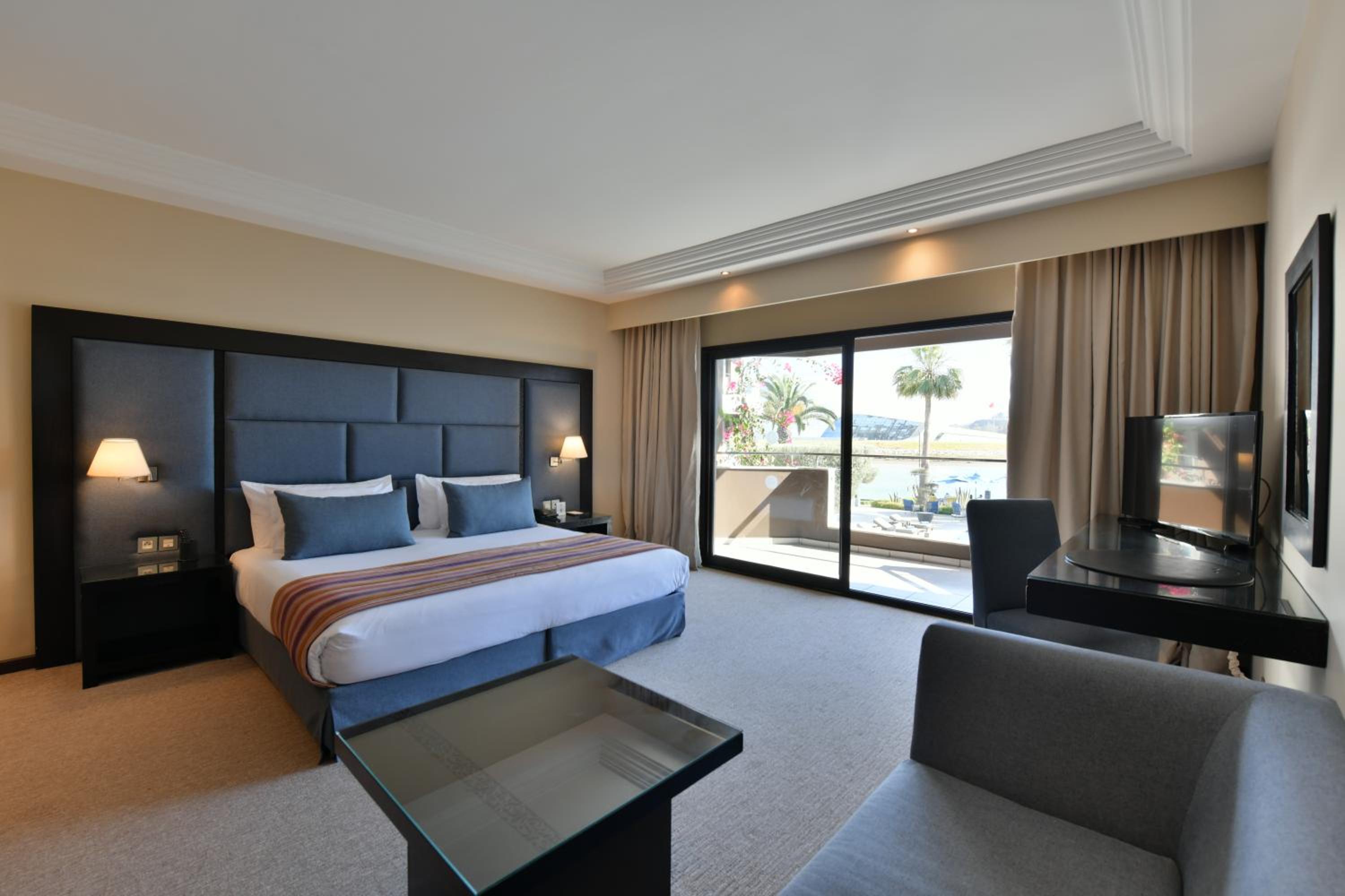 Premium Room with River View - Photo 4