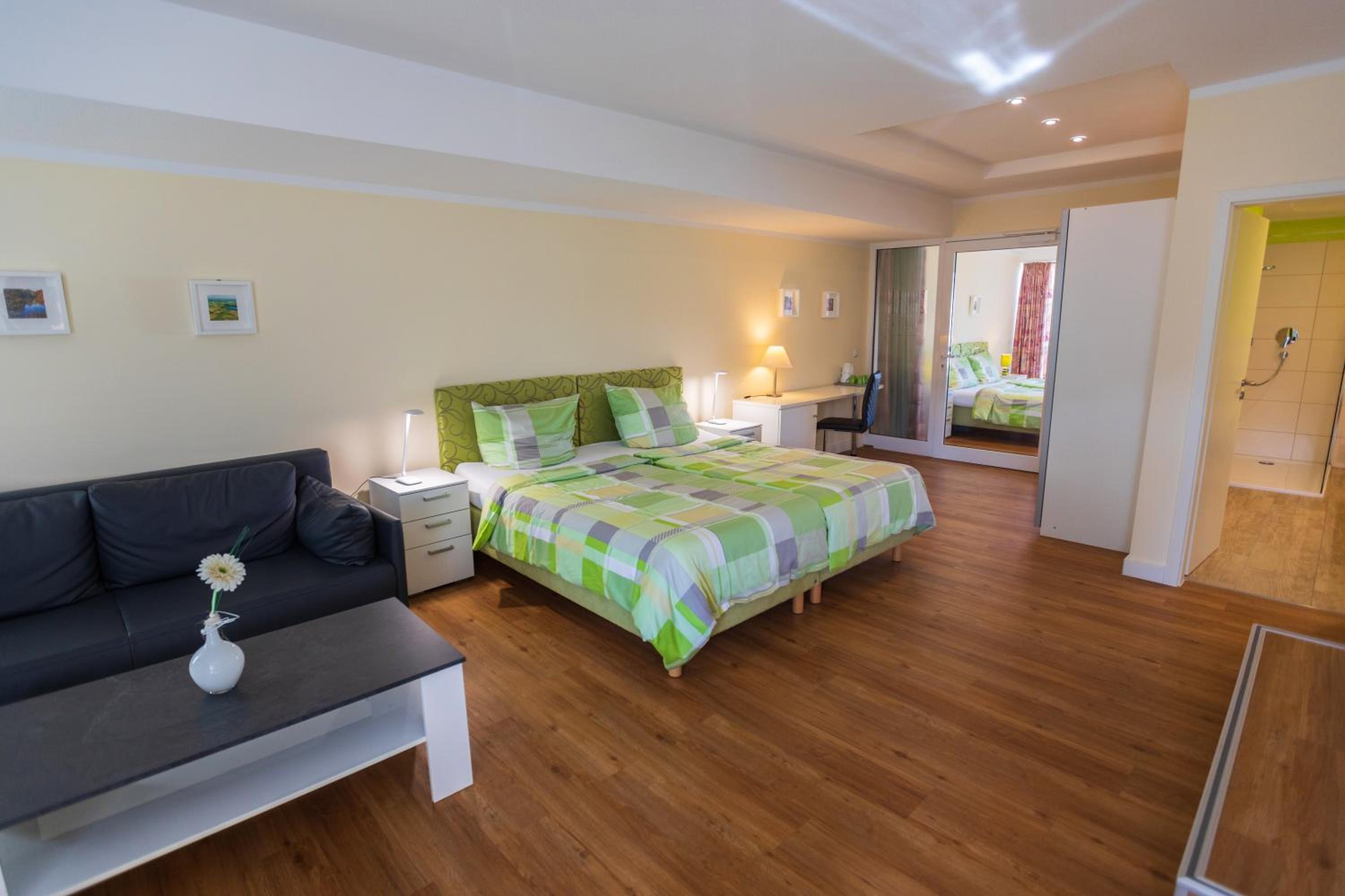 Deluxe Junior Suite photo 3