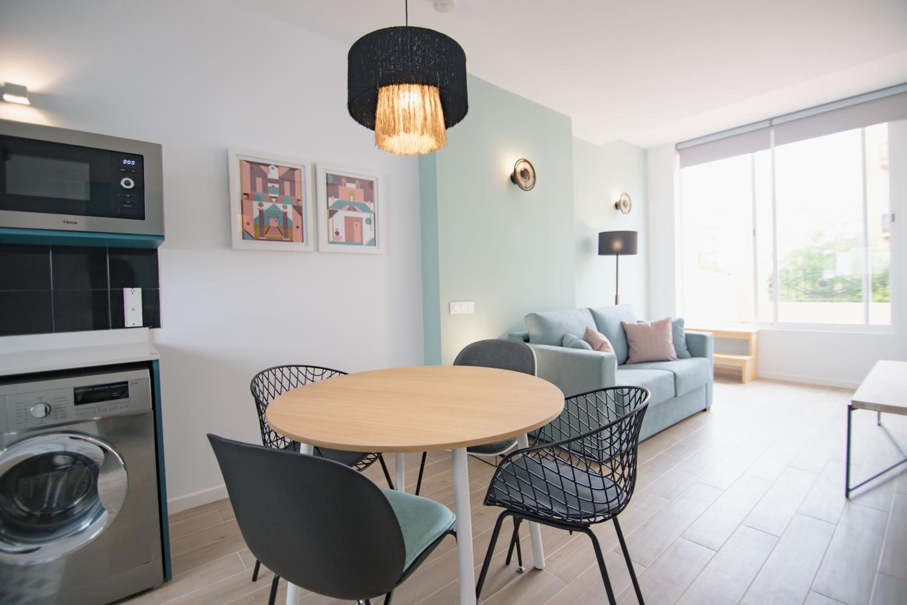 One-Bedroom Apartment with Terrace - Photo 3