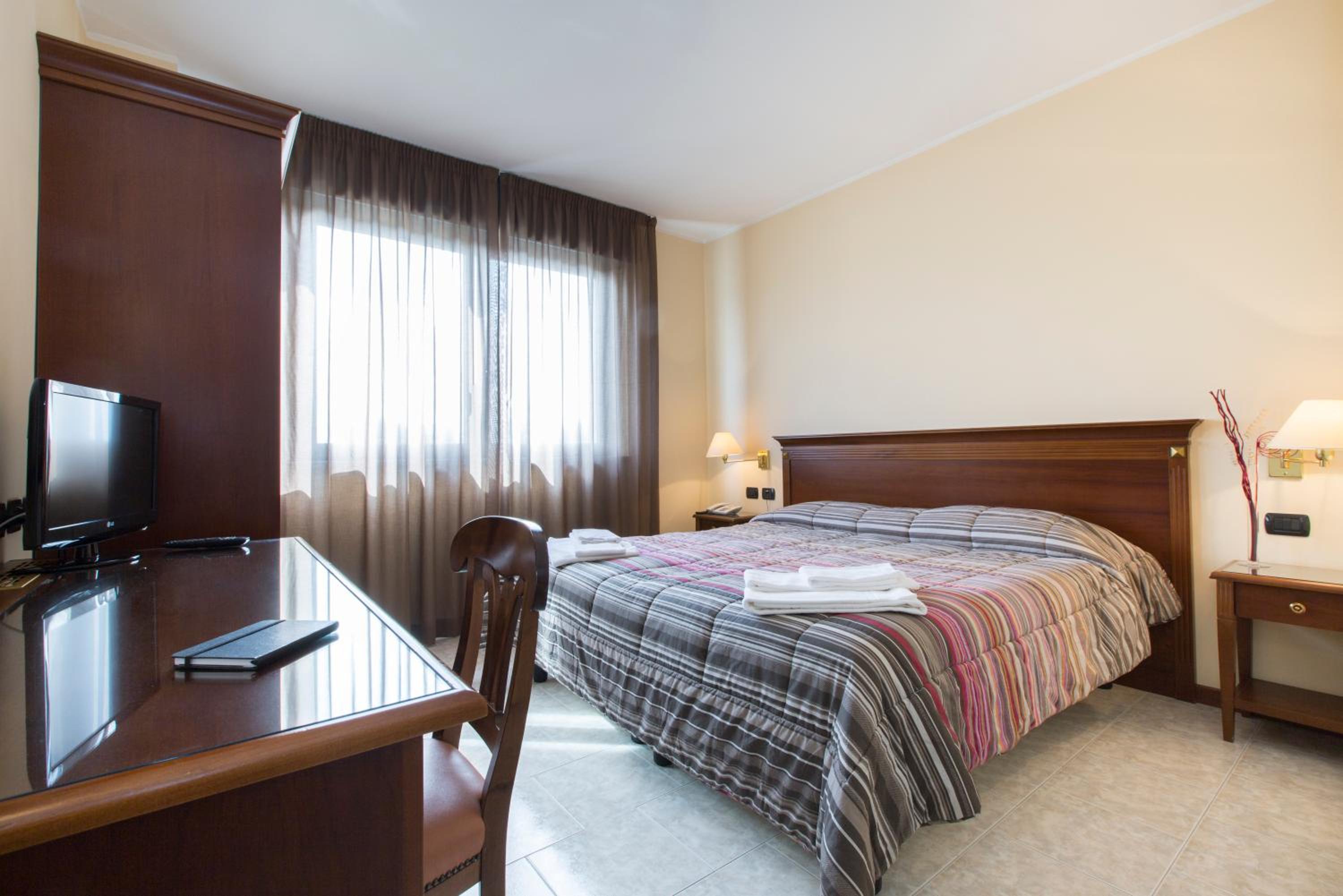 Double Room - Photo 3