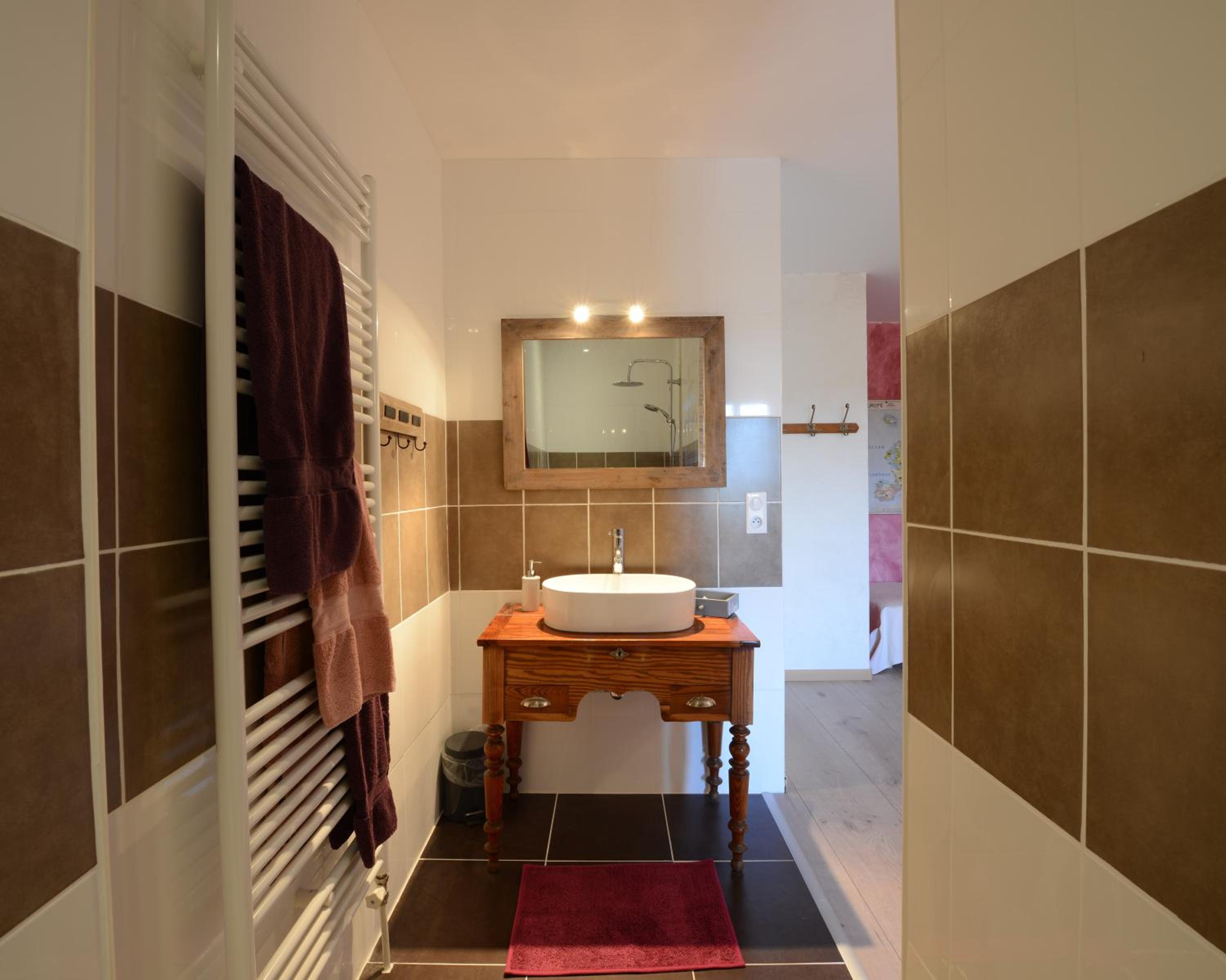 Comfort Double or Twin Room with Shower - Photo 4