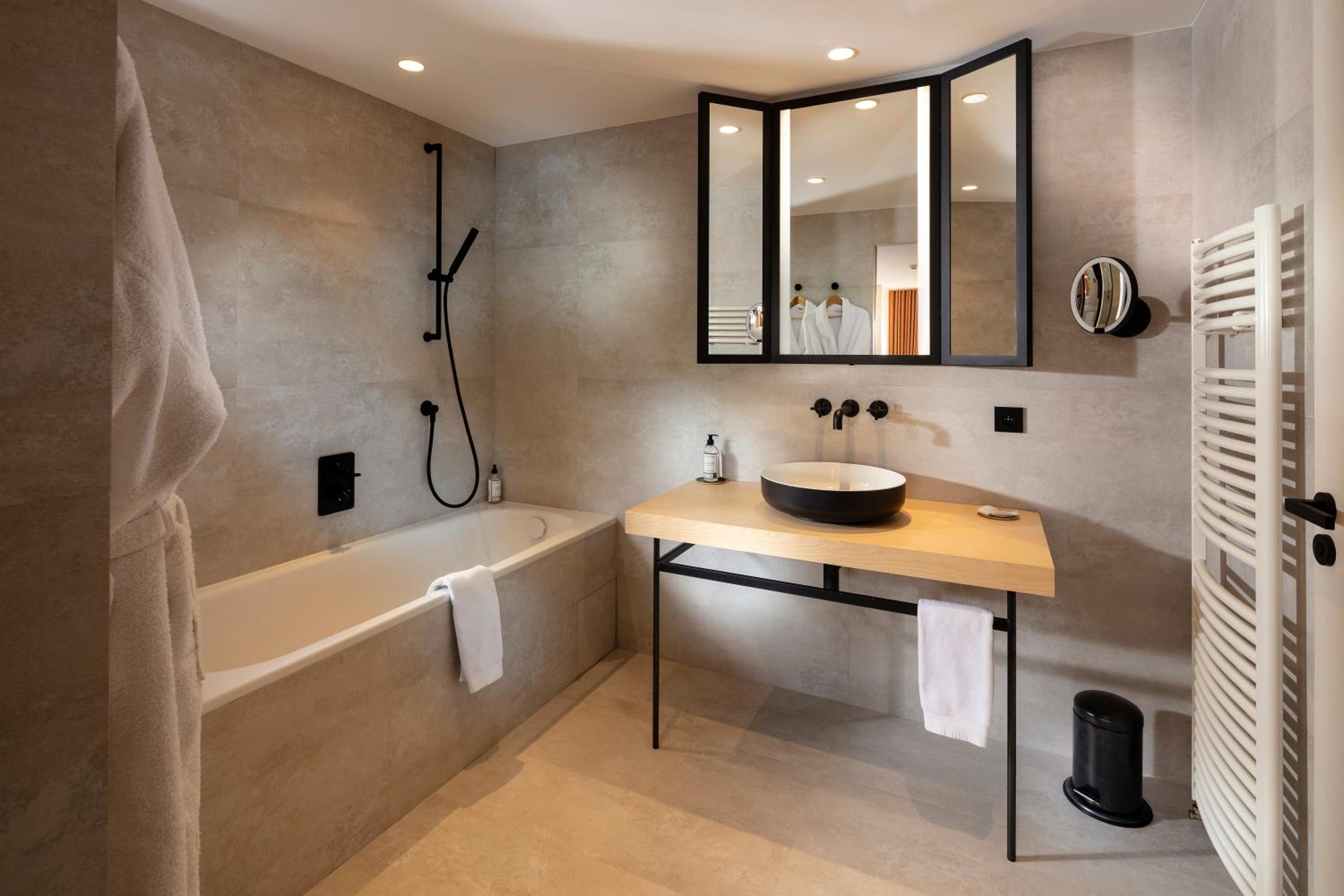 Superior Double or Twin Room with Mountain View photo 3
