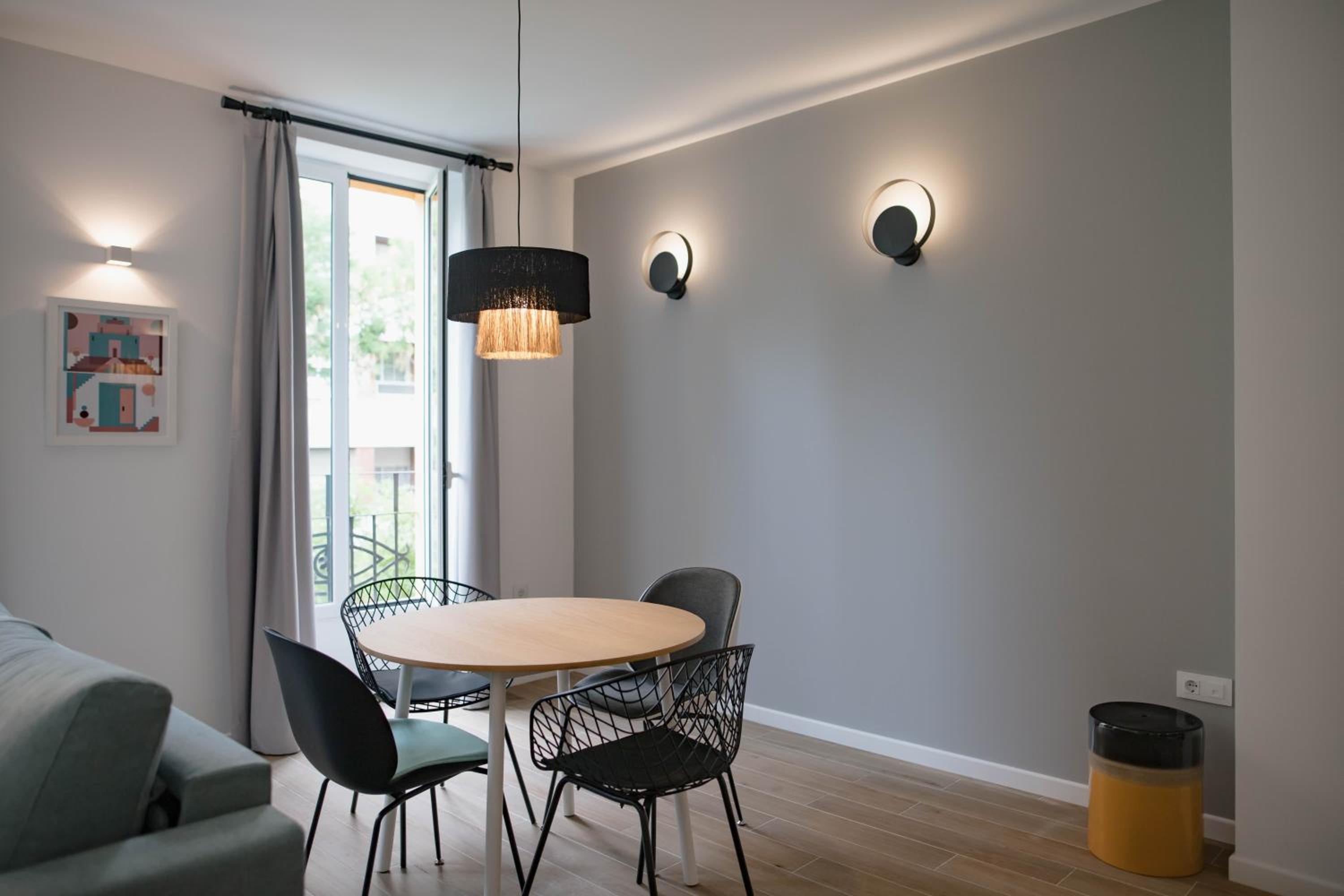 Two-Bedroom Apartment with Balcony - Photo 6