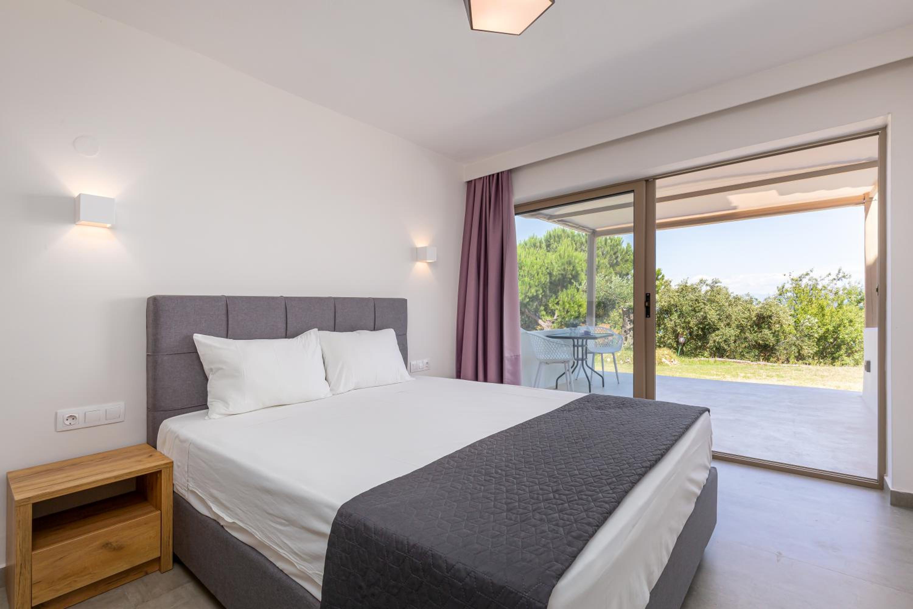 Superior Room with Sea View - Photo 20