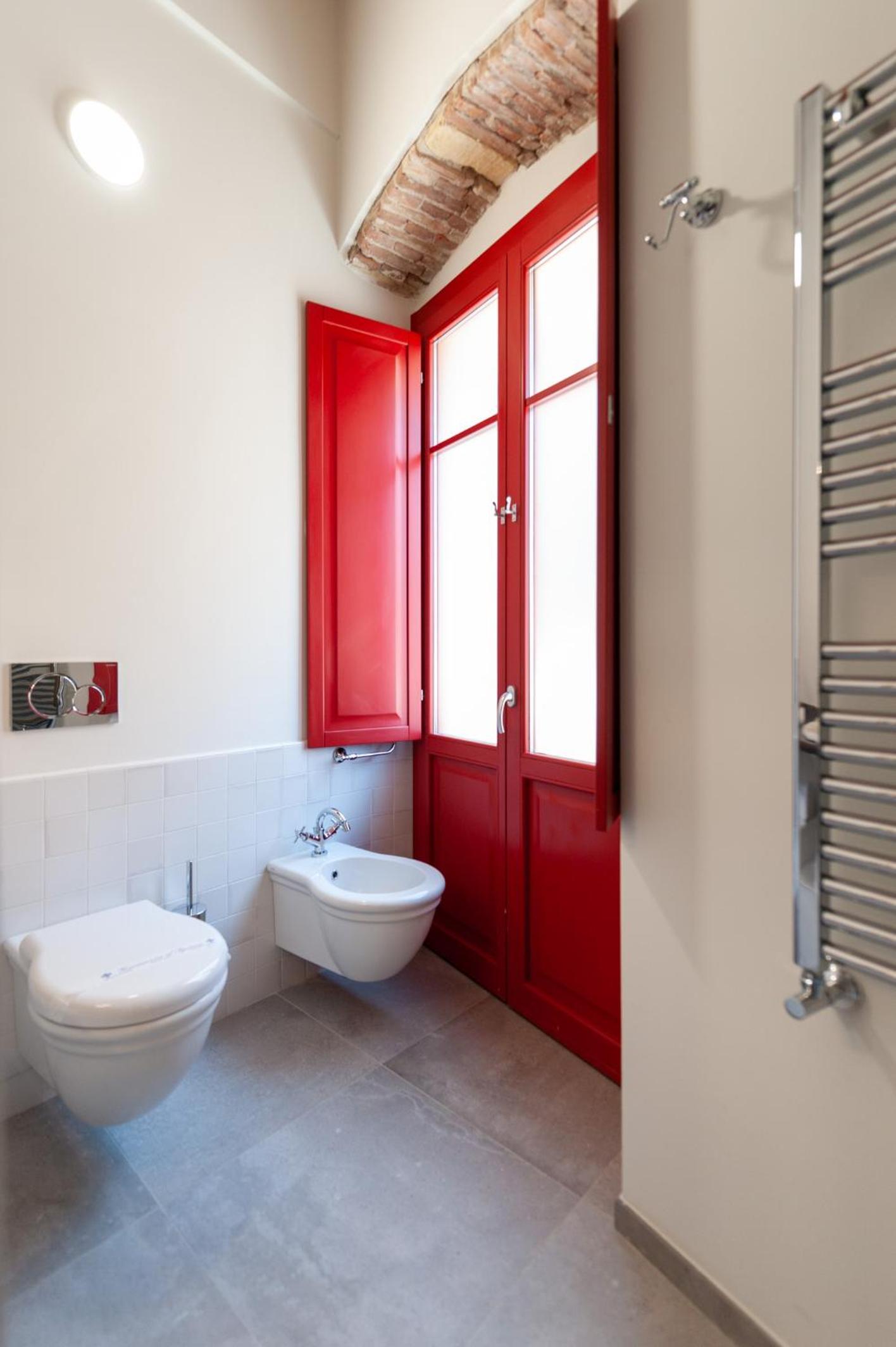 Twin Room with Private Bathroom - Photo 4