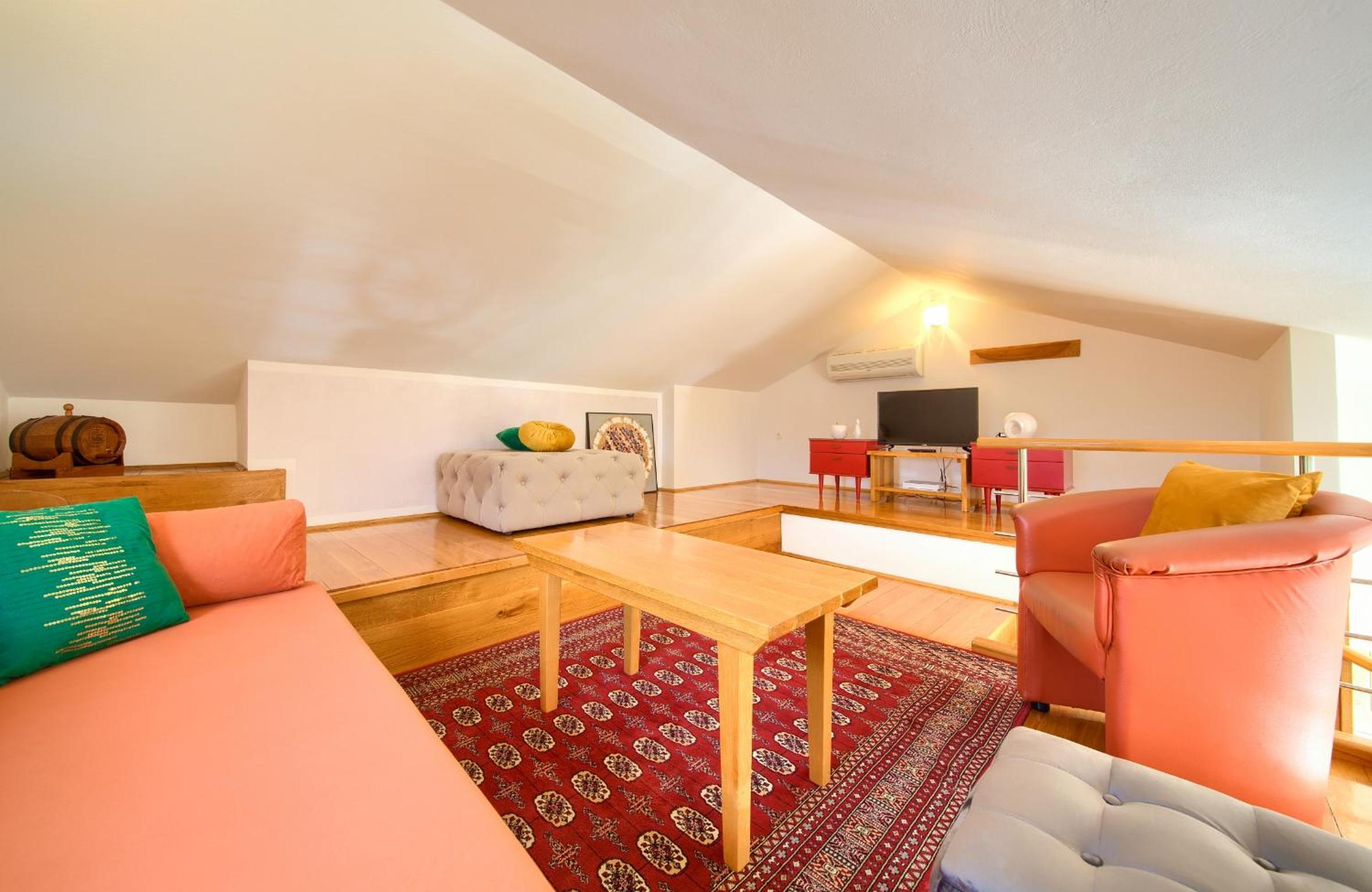 Apartment - Split Level