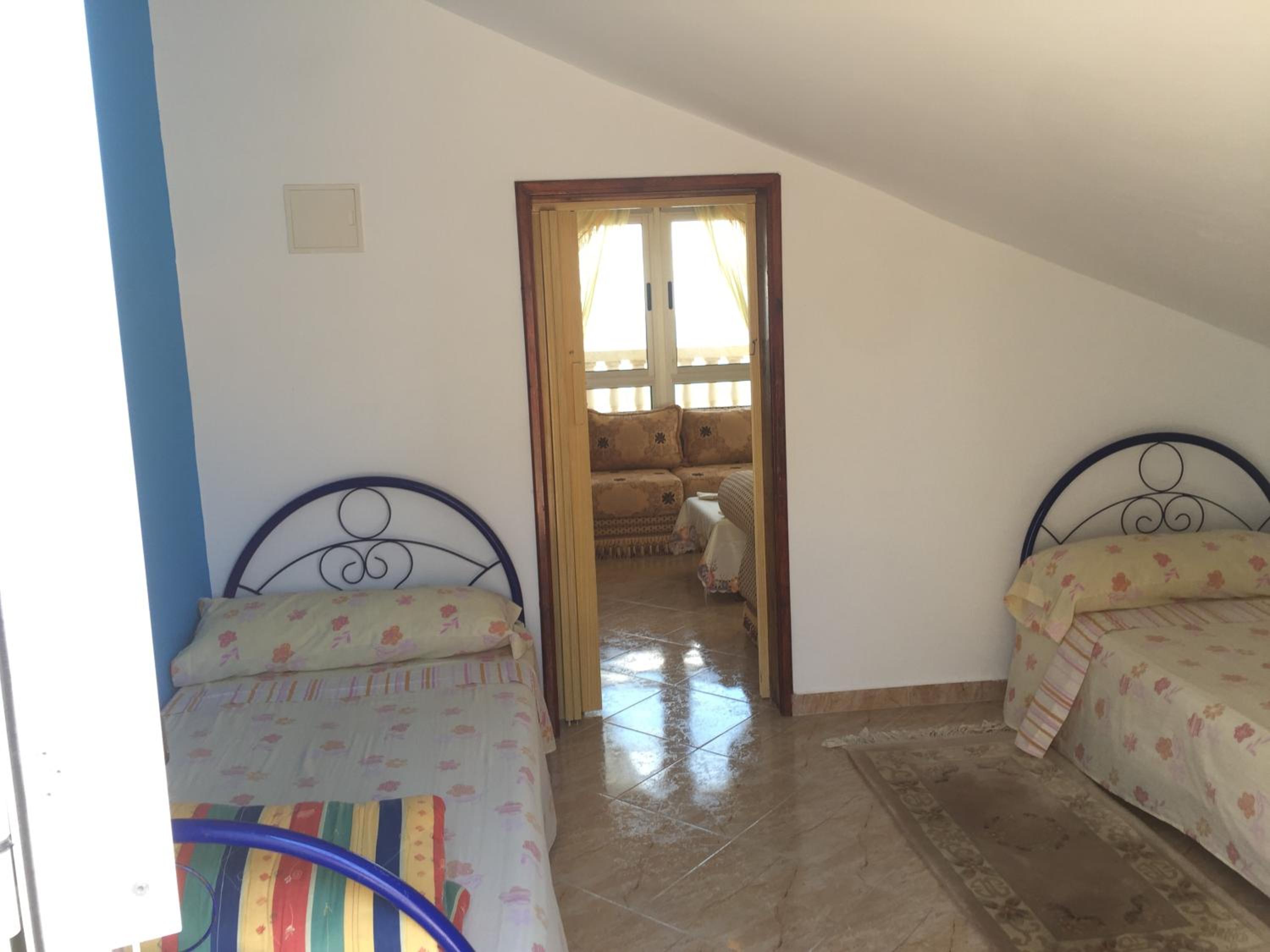 Two-Bedroom House - Photo 18