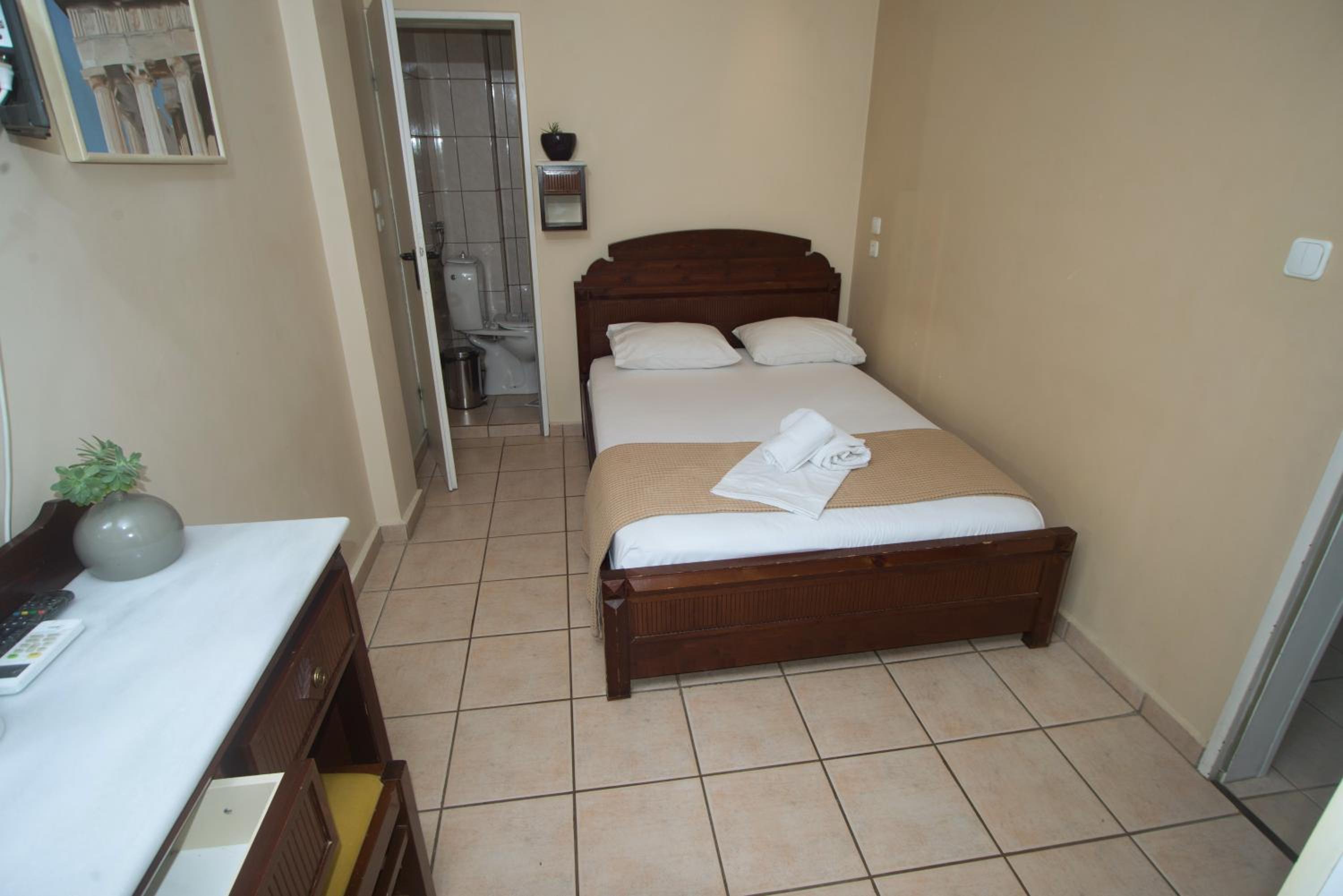 Small Single Room photo 2